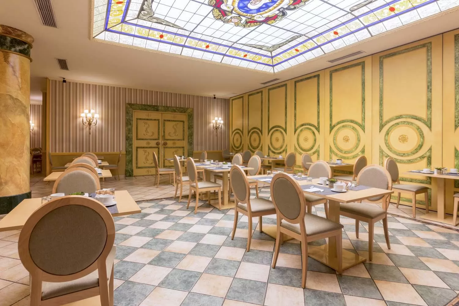 Lounge or bar in Hotel Exe Reina Isabel