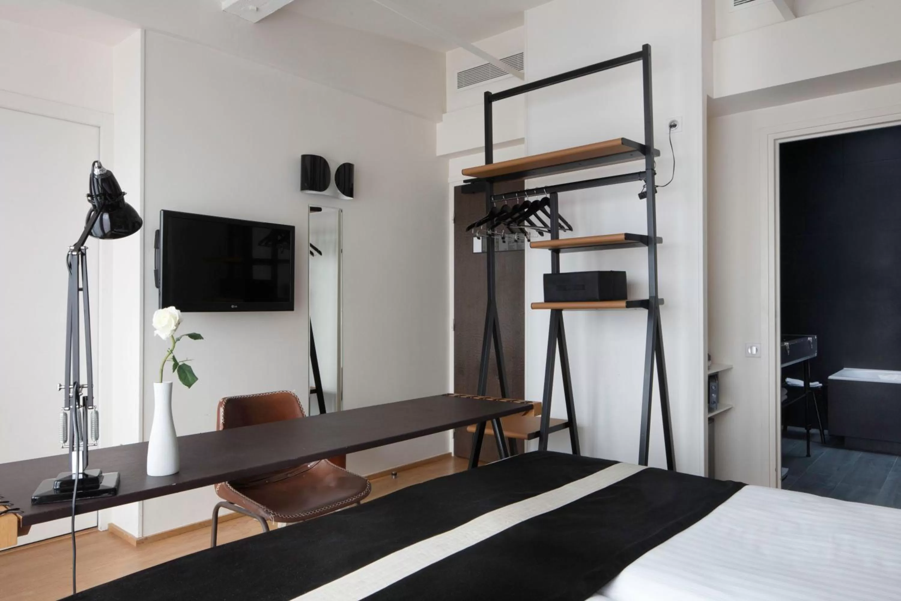 Bedroom, Bed in Le 123 Sébastopol - Astotel