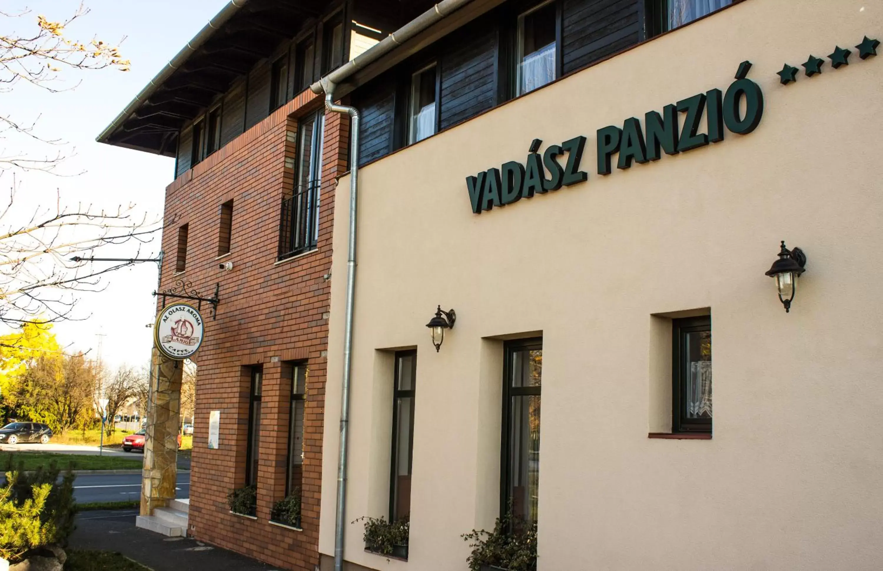 Vadász Panzió és Étterem Vadász Panzió és Étterem