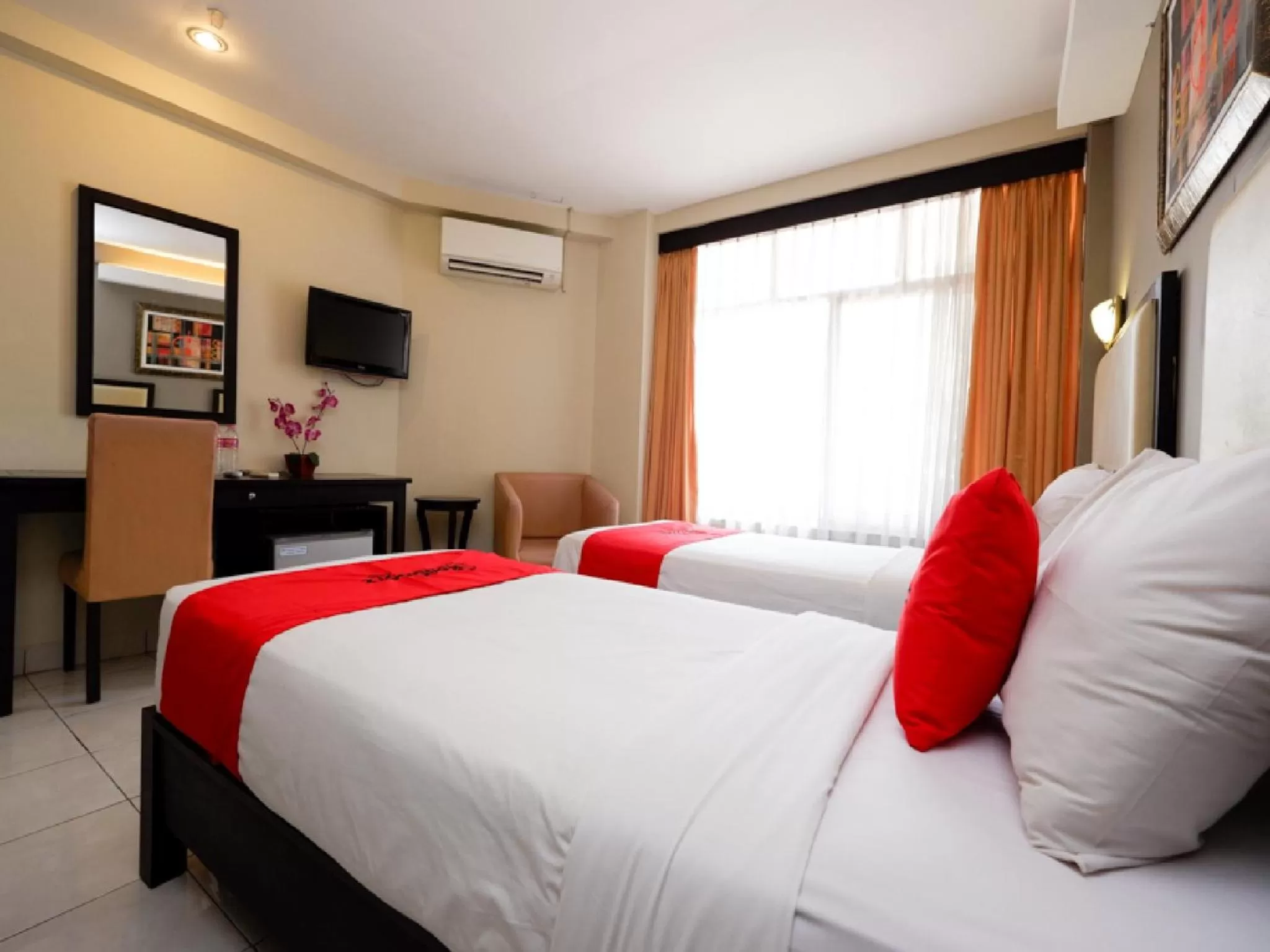 Bedroom, Bed in RedDoorz Plus @ Singosari Raya