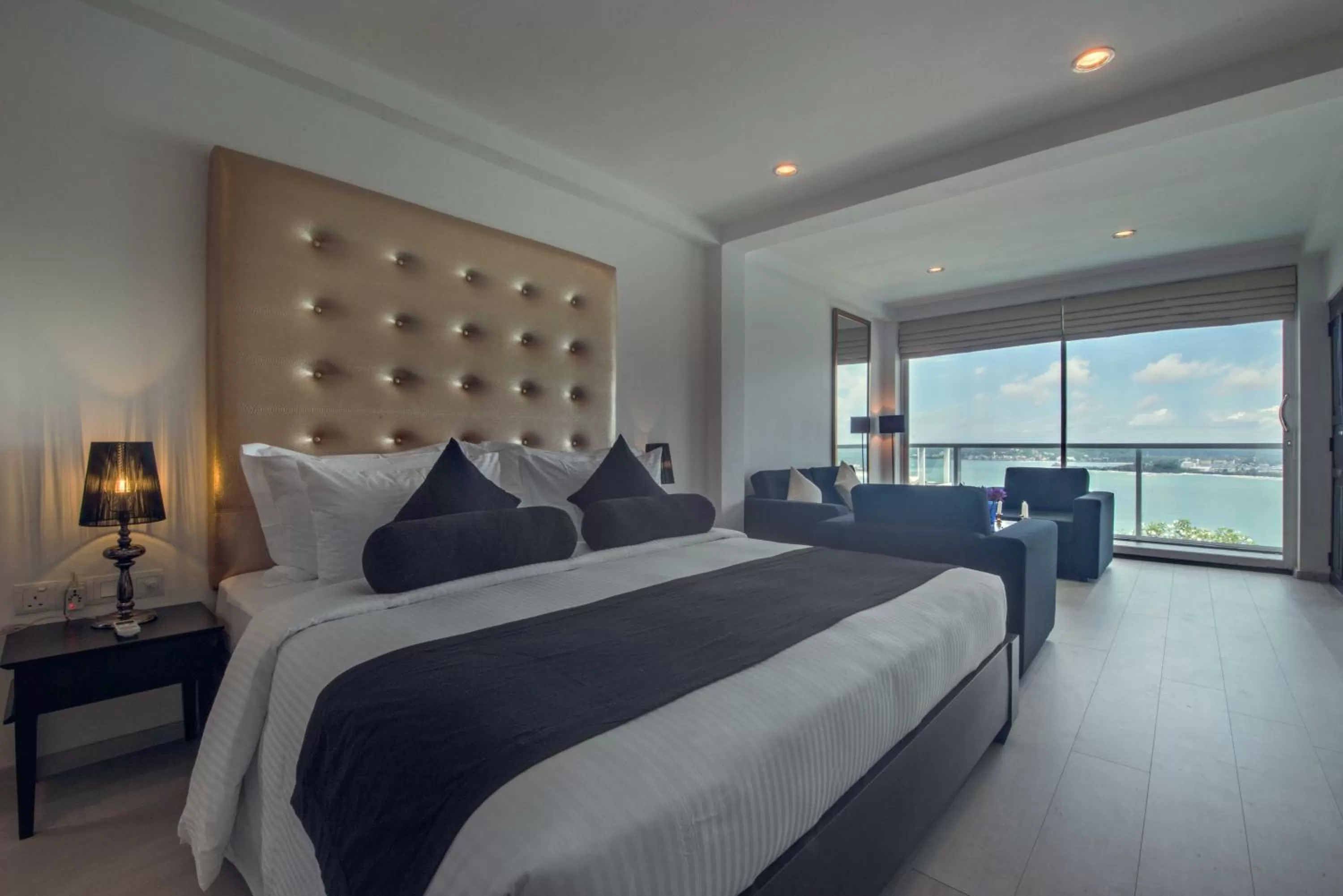 Photo of the whole room, Bed in Levels Unawatuna