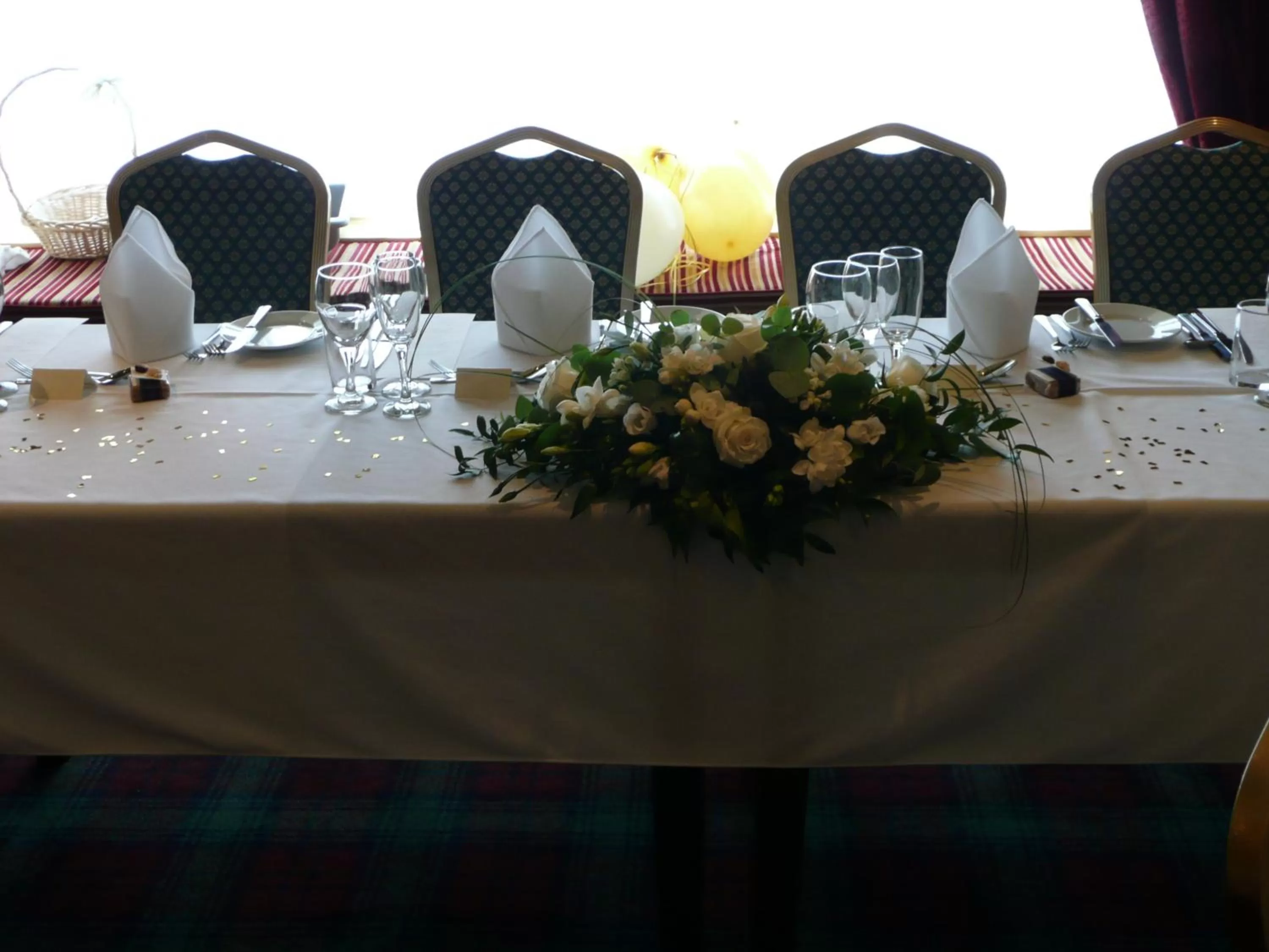 Restaurant/places to eat in The Upper Largo Hotel & Restaurant