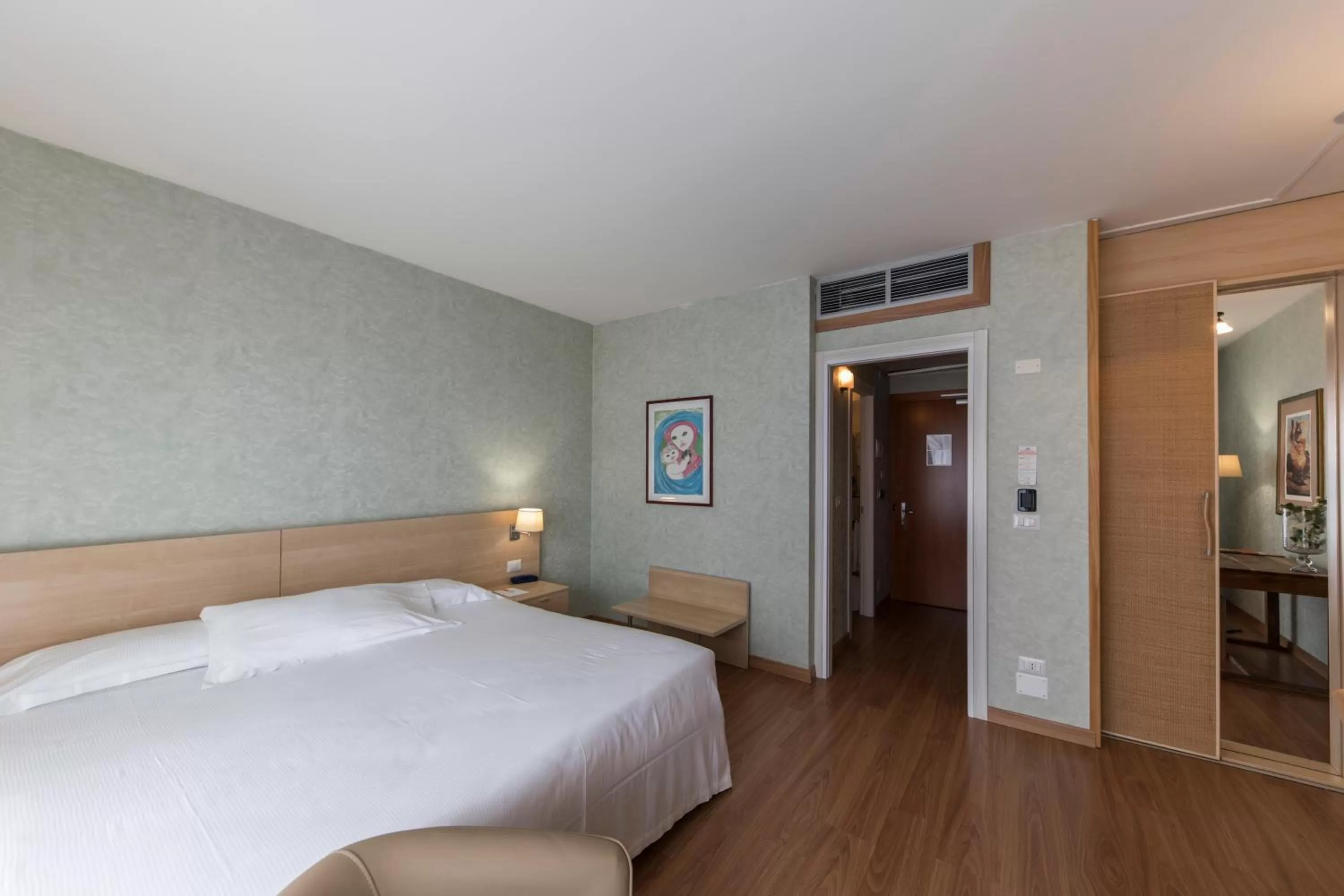 Bedroom, Bed in Hotel Donatello Imola