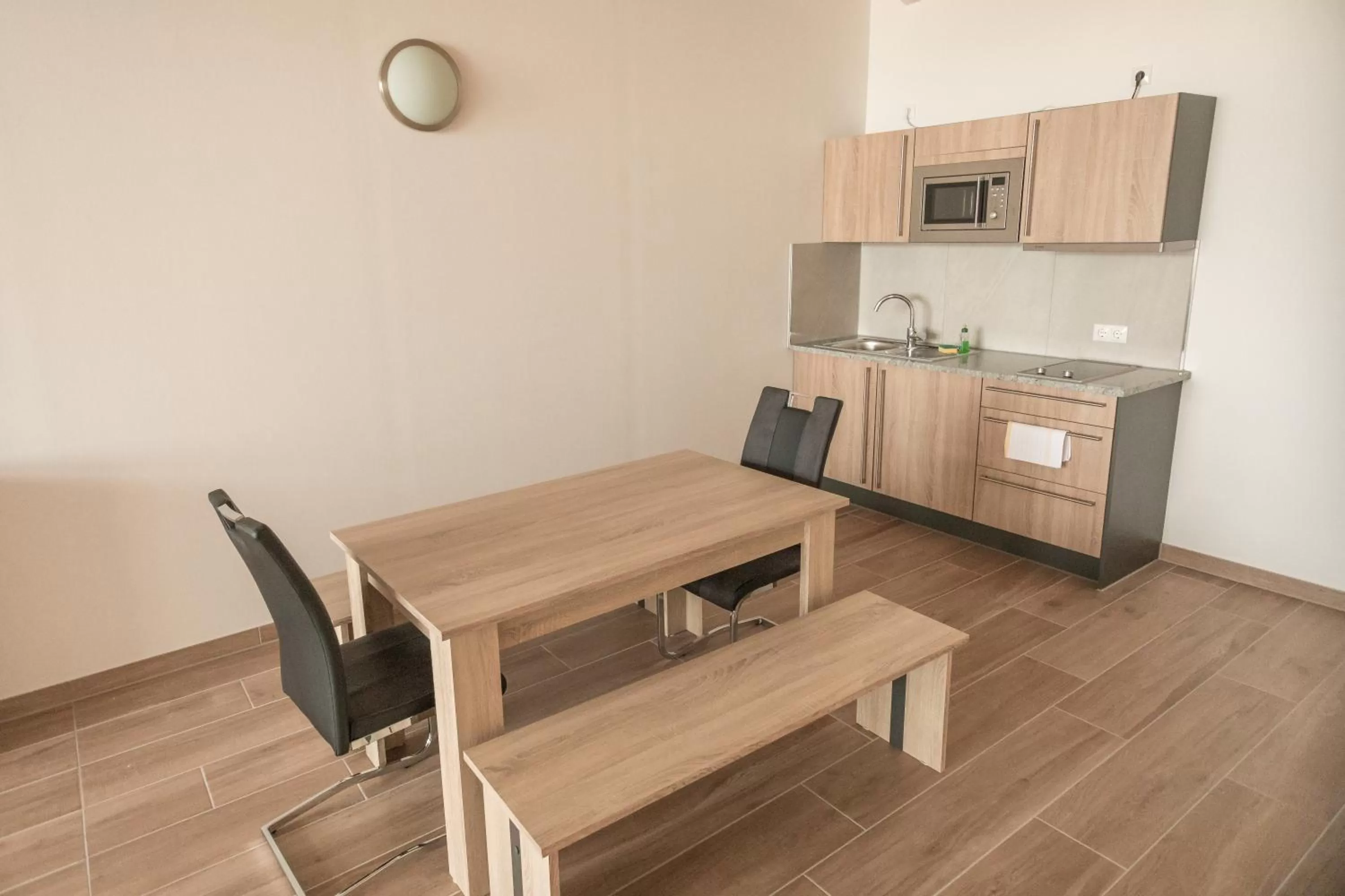 Kitchen/Kitchenette in Stadthotel Donauwörth