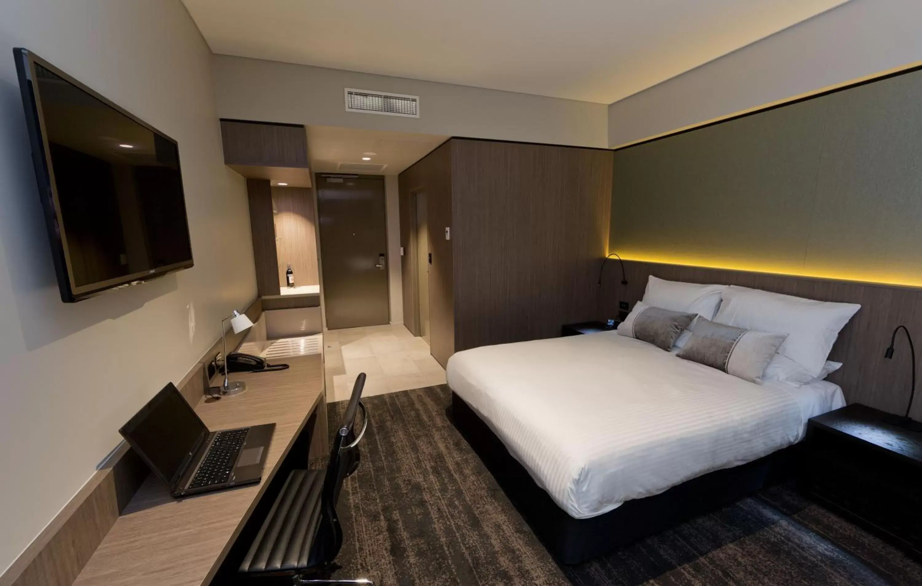 Superior King Room in The Glen Hotel and Suites Superior King Room in The Glen Hotel and Suites