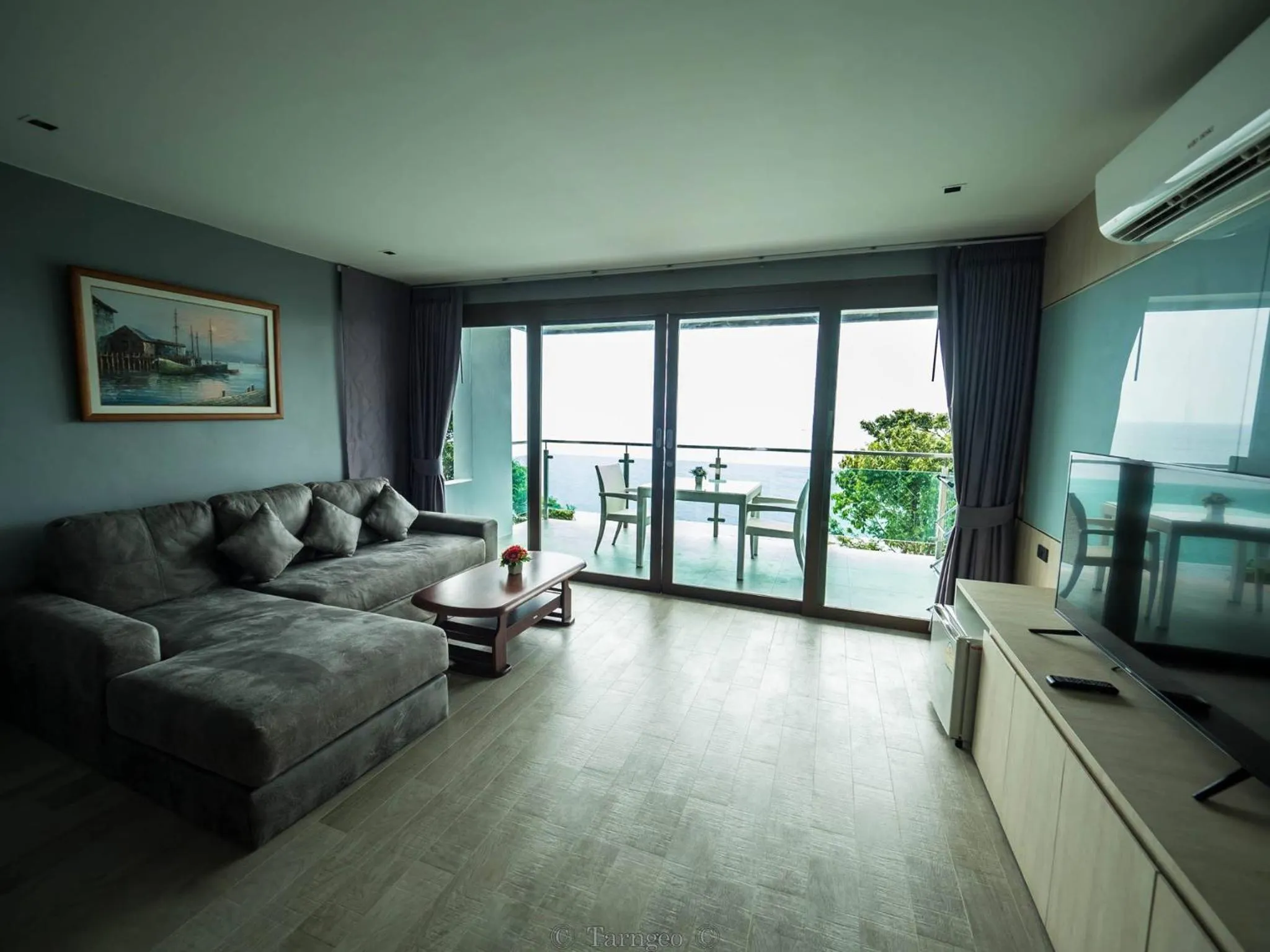 Seating area in Cliff Lanta Suite-Koh Lanta Krabi