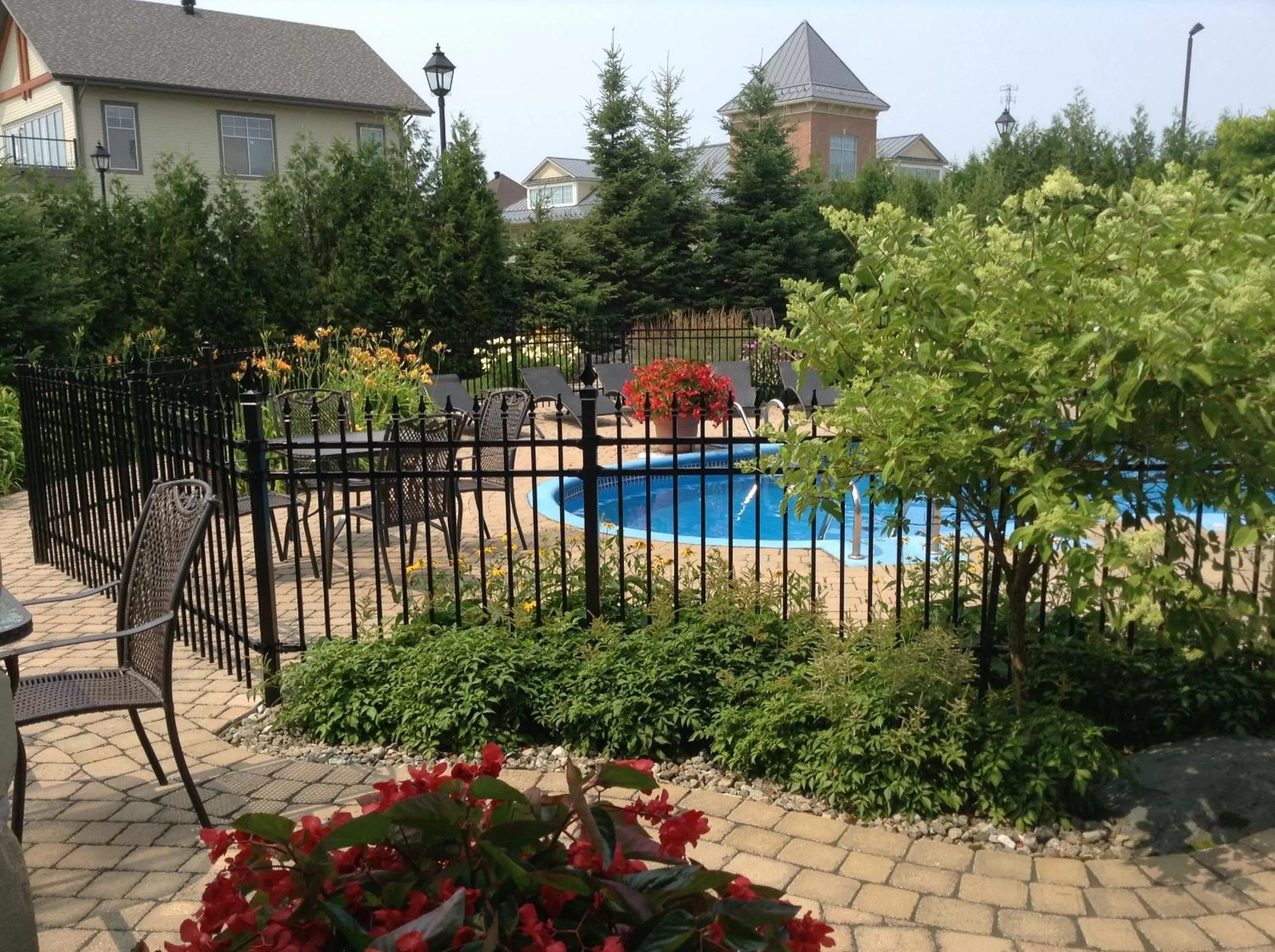 Swimming pool in Hotel Vallea Bromont, Tapestry Collection by Hilton
