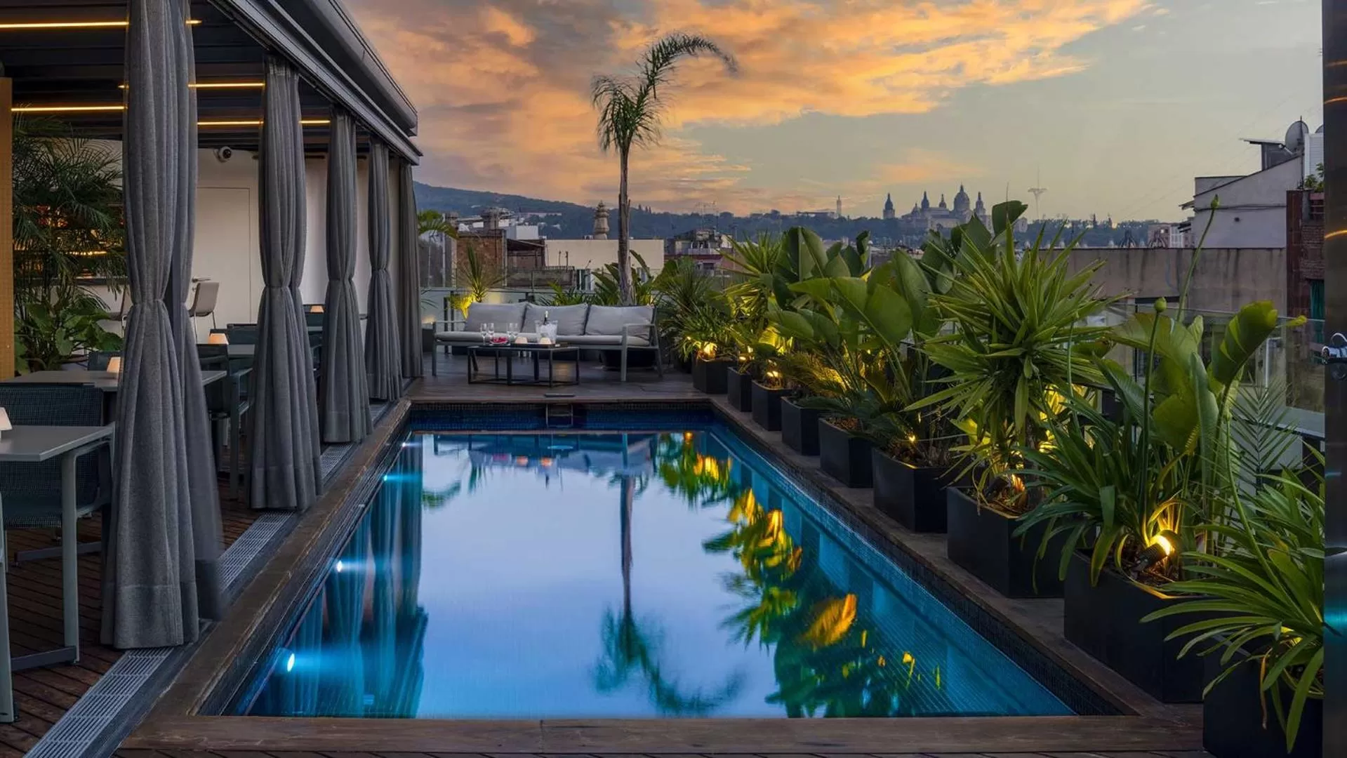 Nearby landmark in Cram Hotel