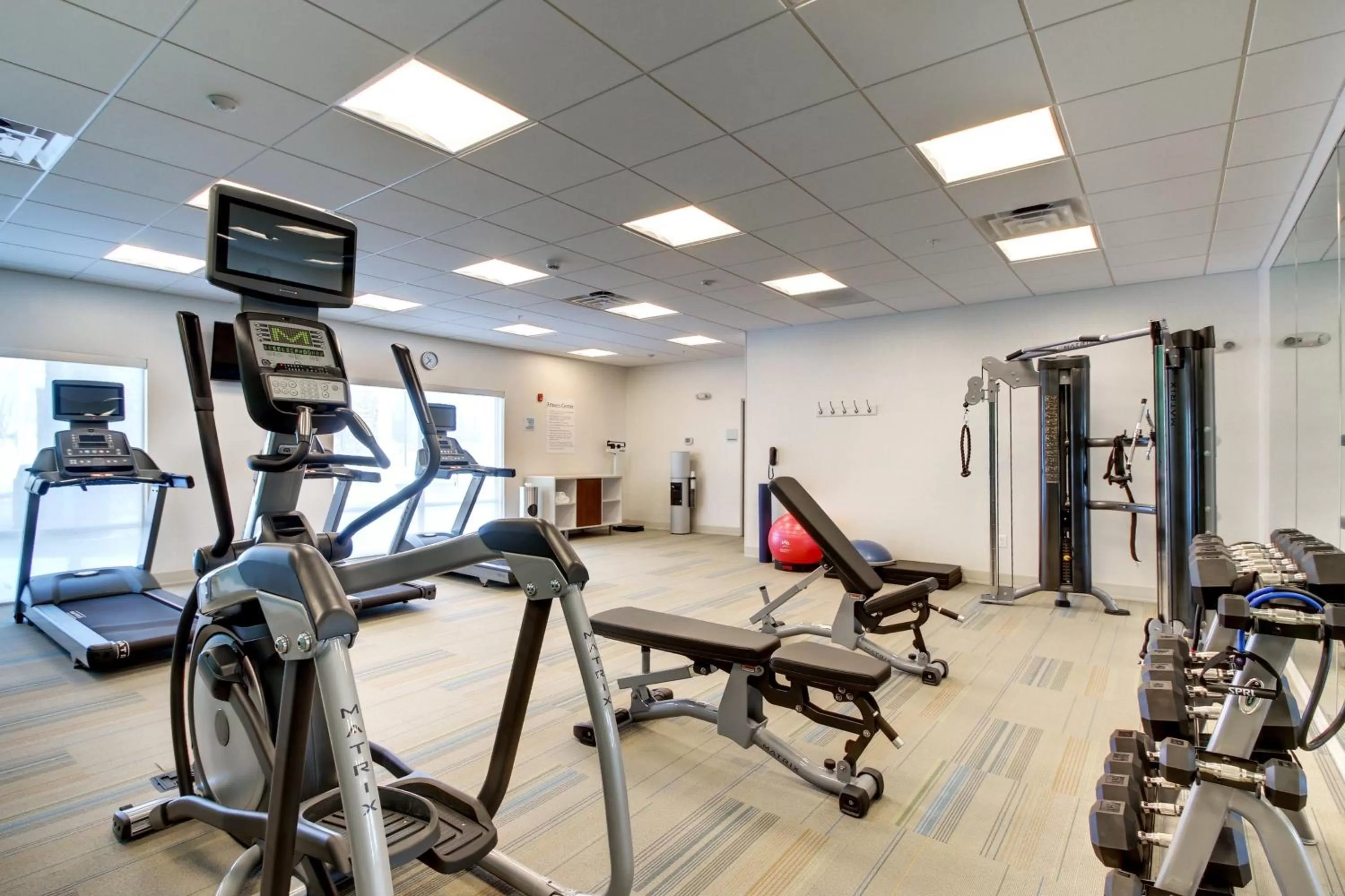 Fitness centre/facilities in Holiday Inn Express & Suites Galesburg by IHG