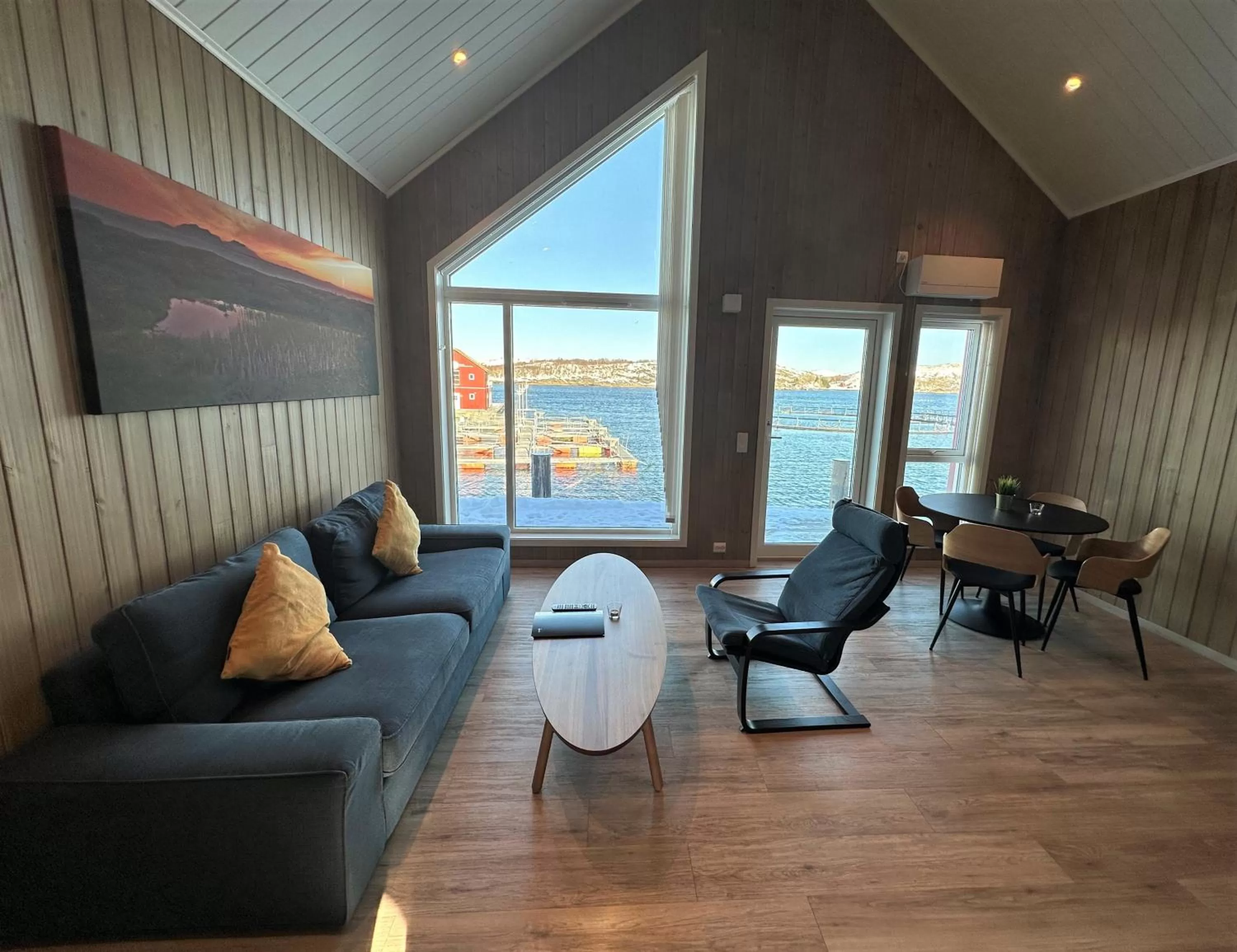 Living room in Norsk Havbrukssenter - Rorbuer