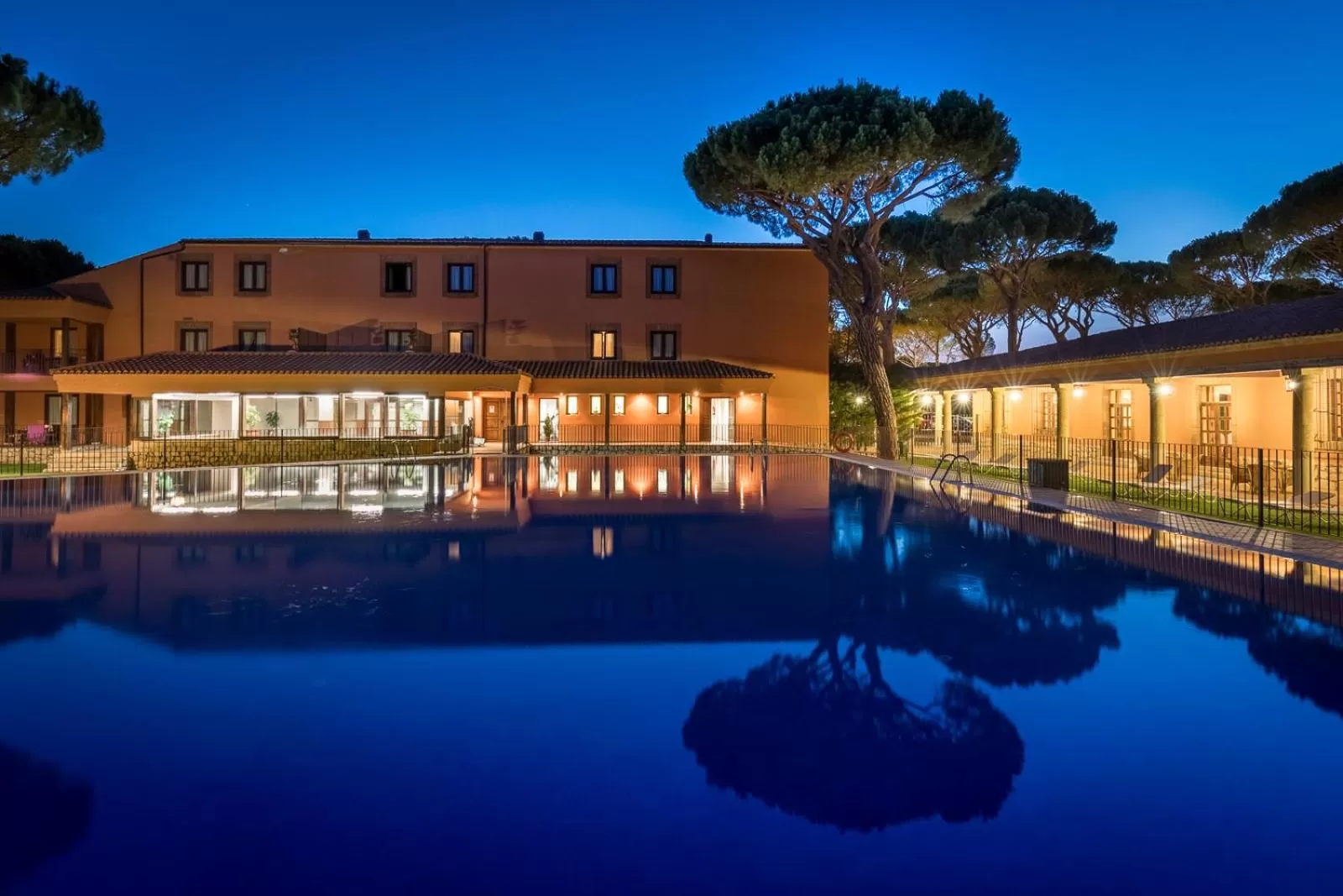 Swimming pool in Parador de Tordesillas