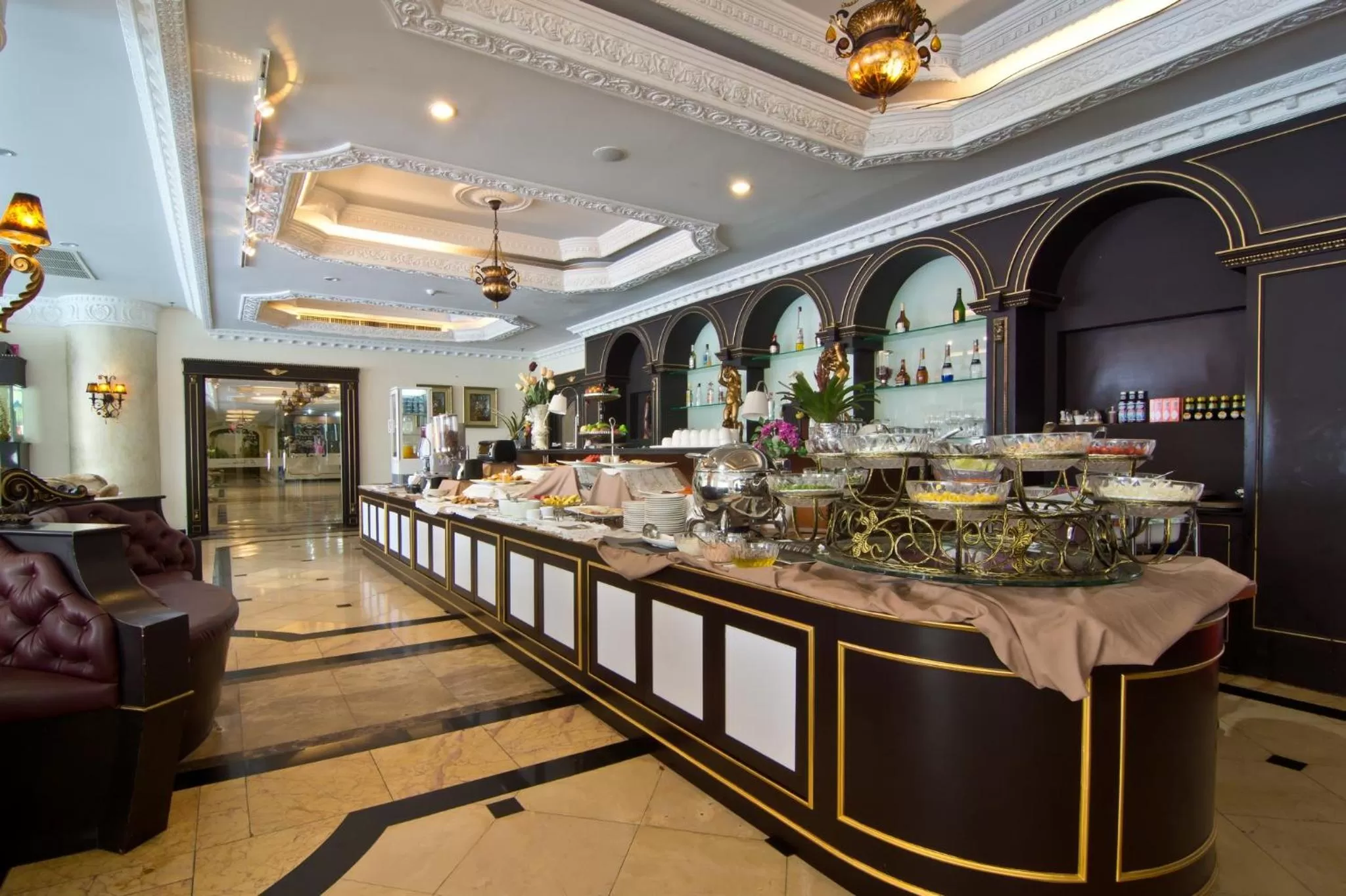 Restaurant/places to eat in LK Metropole (Junior Wing)