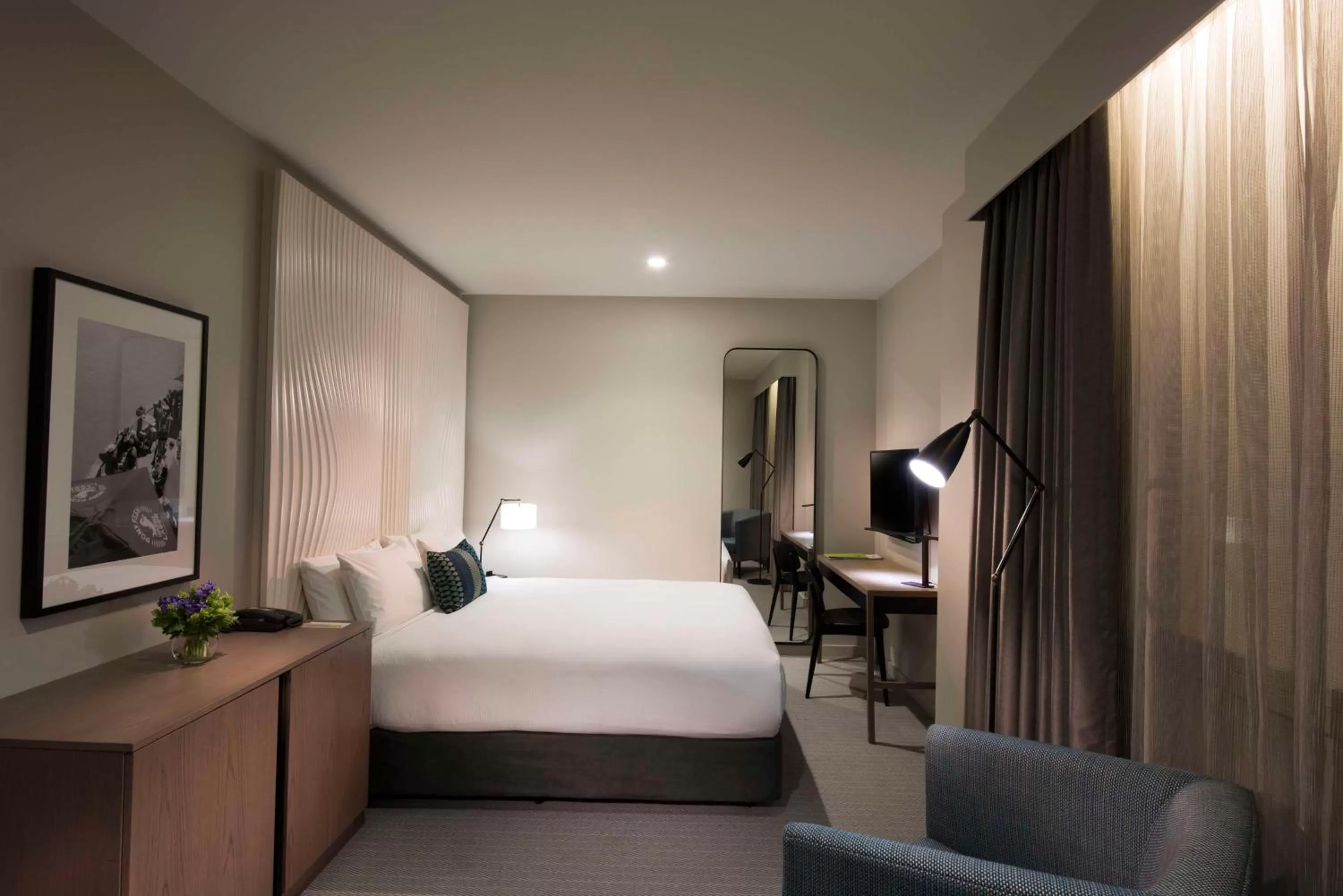 Bed in DoubleTree by Hilton Melbourne