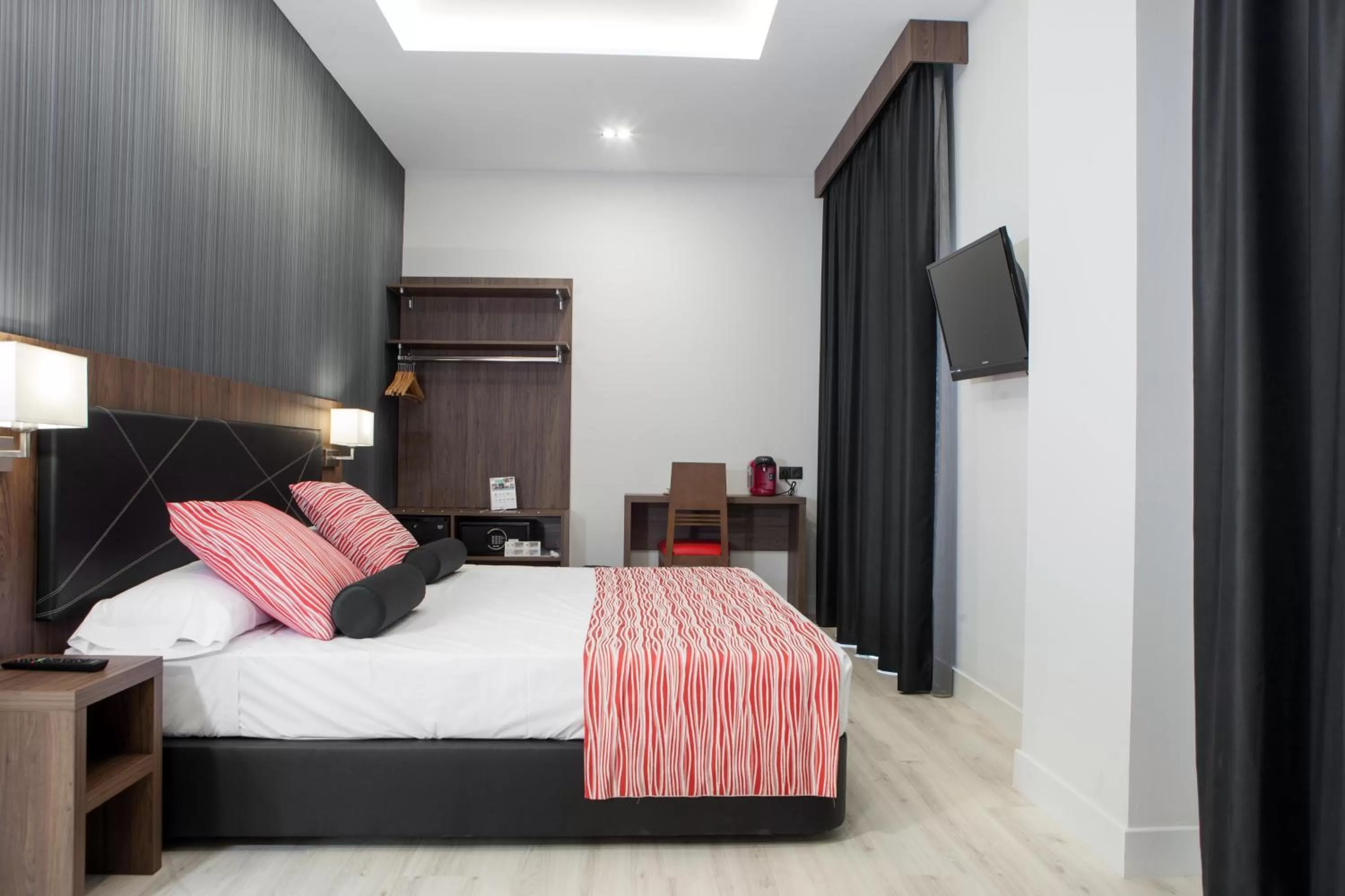 Bedroom, Bed in Itaca Artemisa by Soho Boutique