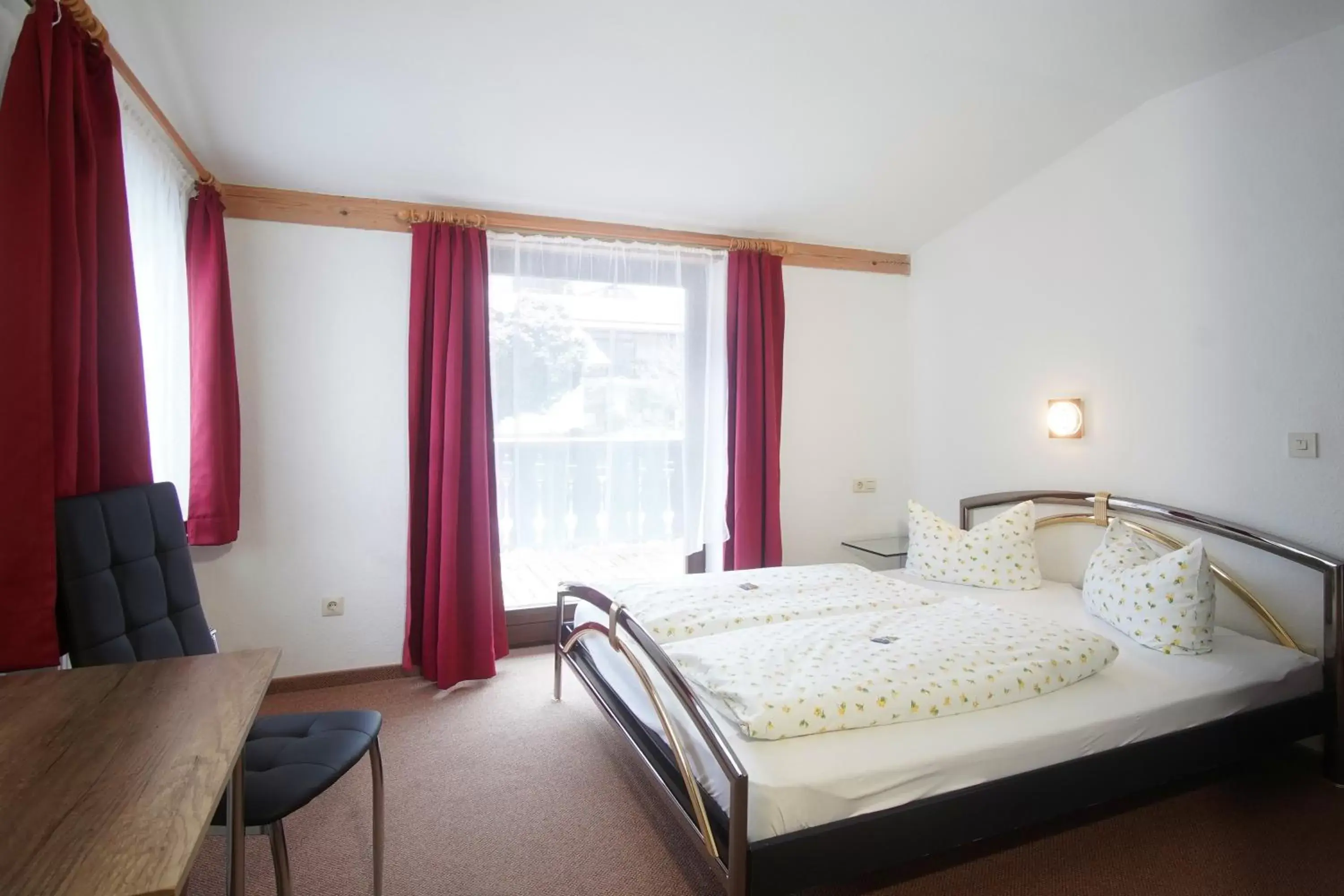 Family Two-Bedroom Suite in Hotel Alpenblick Berghof Family Two-Bedroom Suite in Hotel Alpenblick Berghof