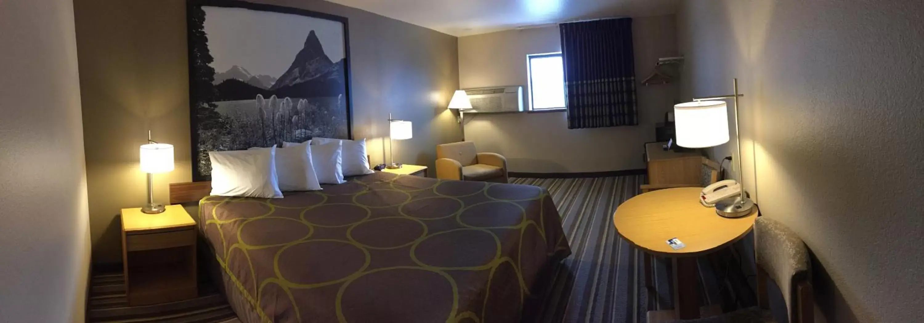 King Room - Non-Smoking in Super 8 by Wyndham Dillon King Room - Non-Smoking in Super 8 by Wyndham Dillon