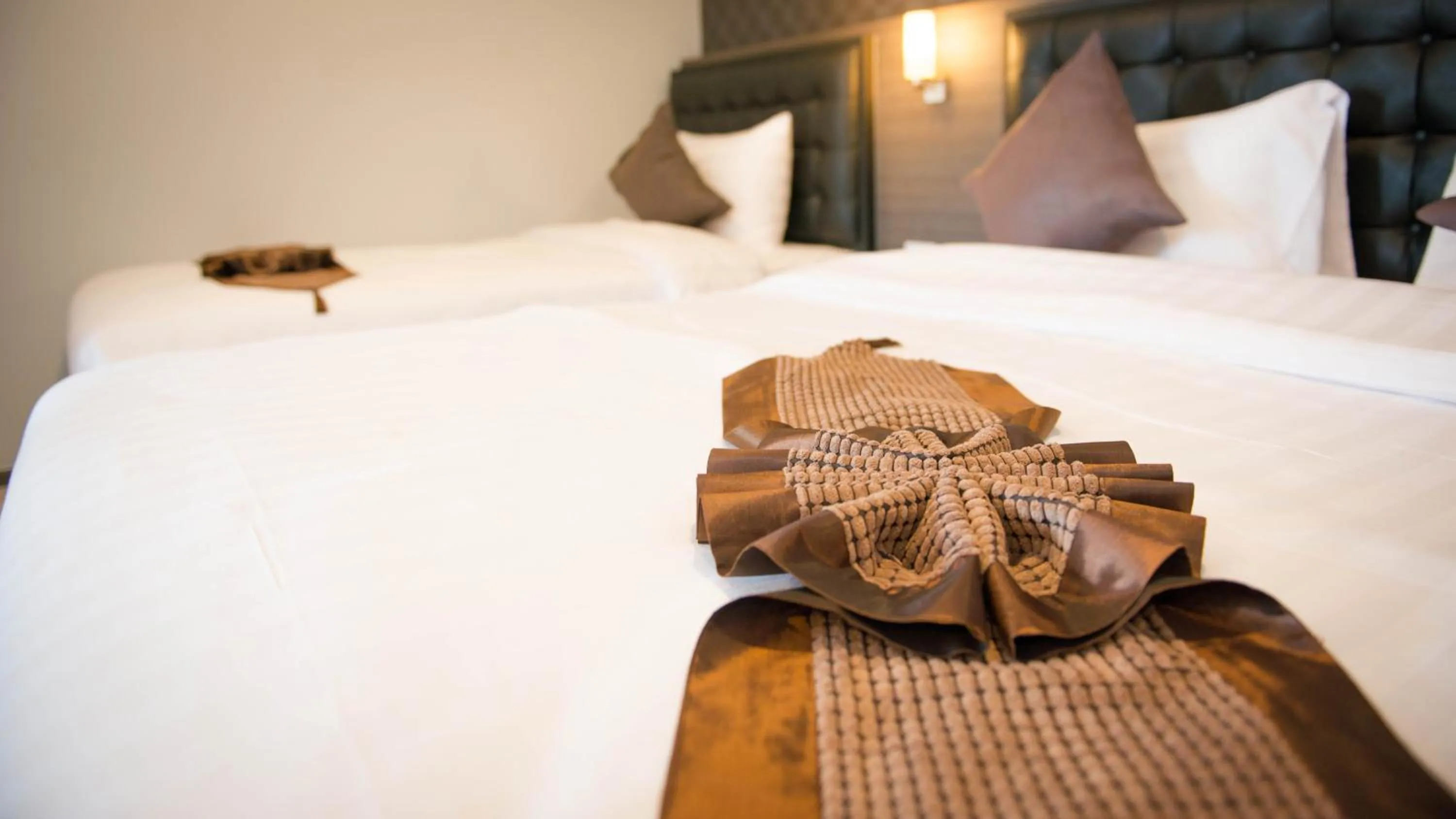 Bed in Picnic Hotel Bangkok - Rang Nam