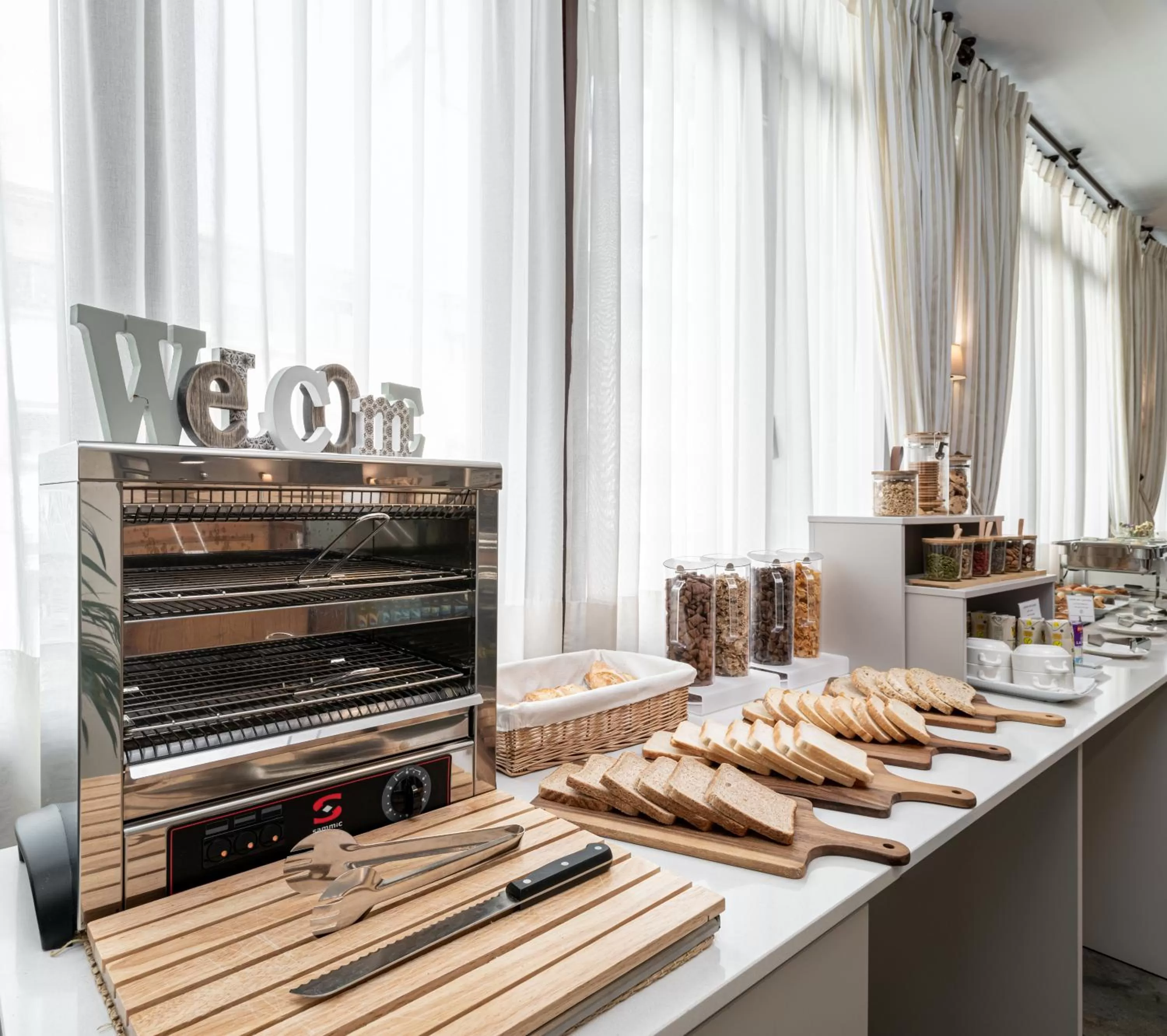 Breakfast in Hotel Villa Virginia