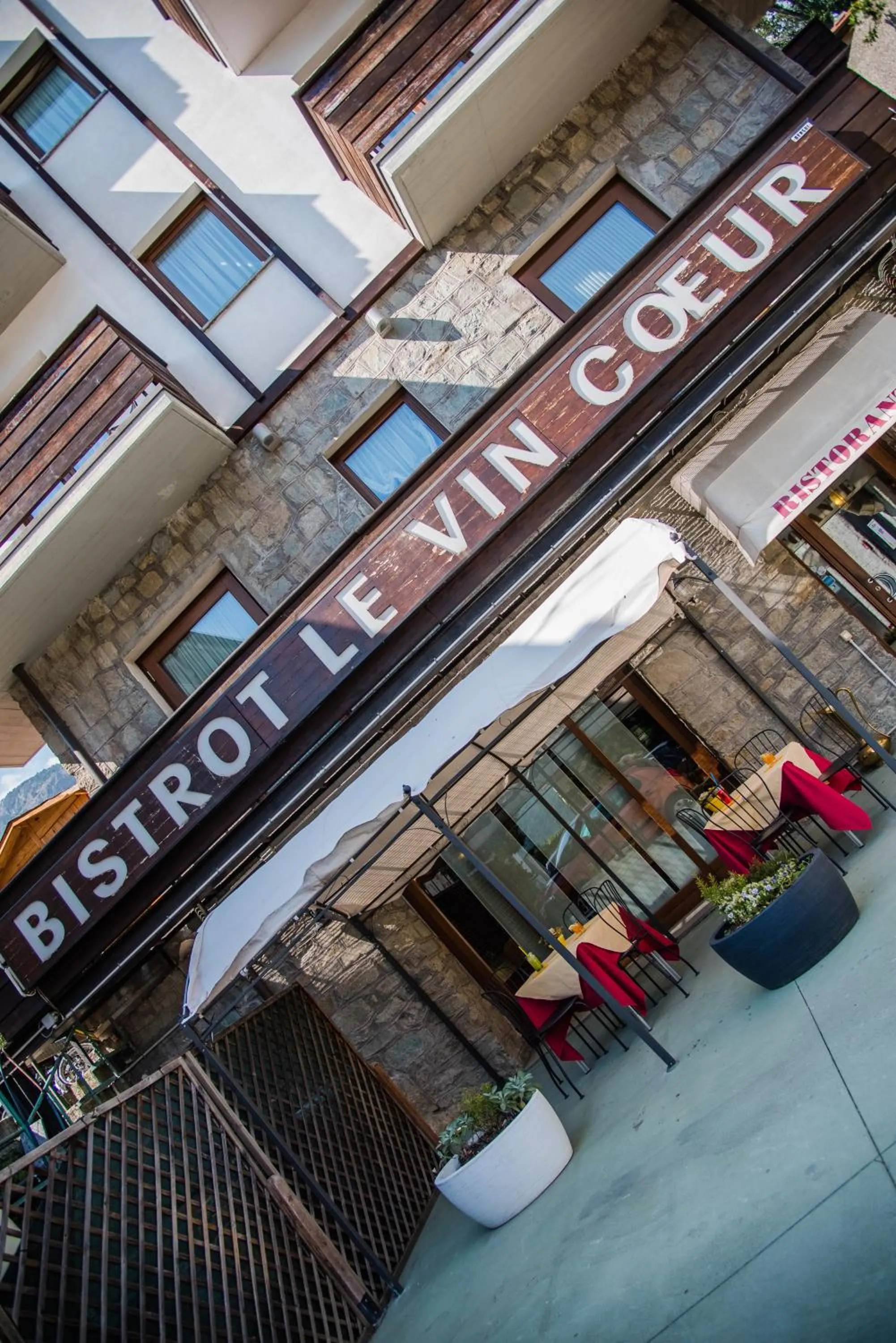 Restaurant/places to eat in Hotel Au Soleil