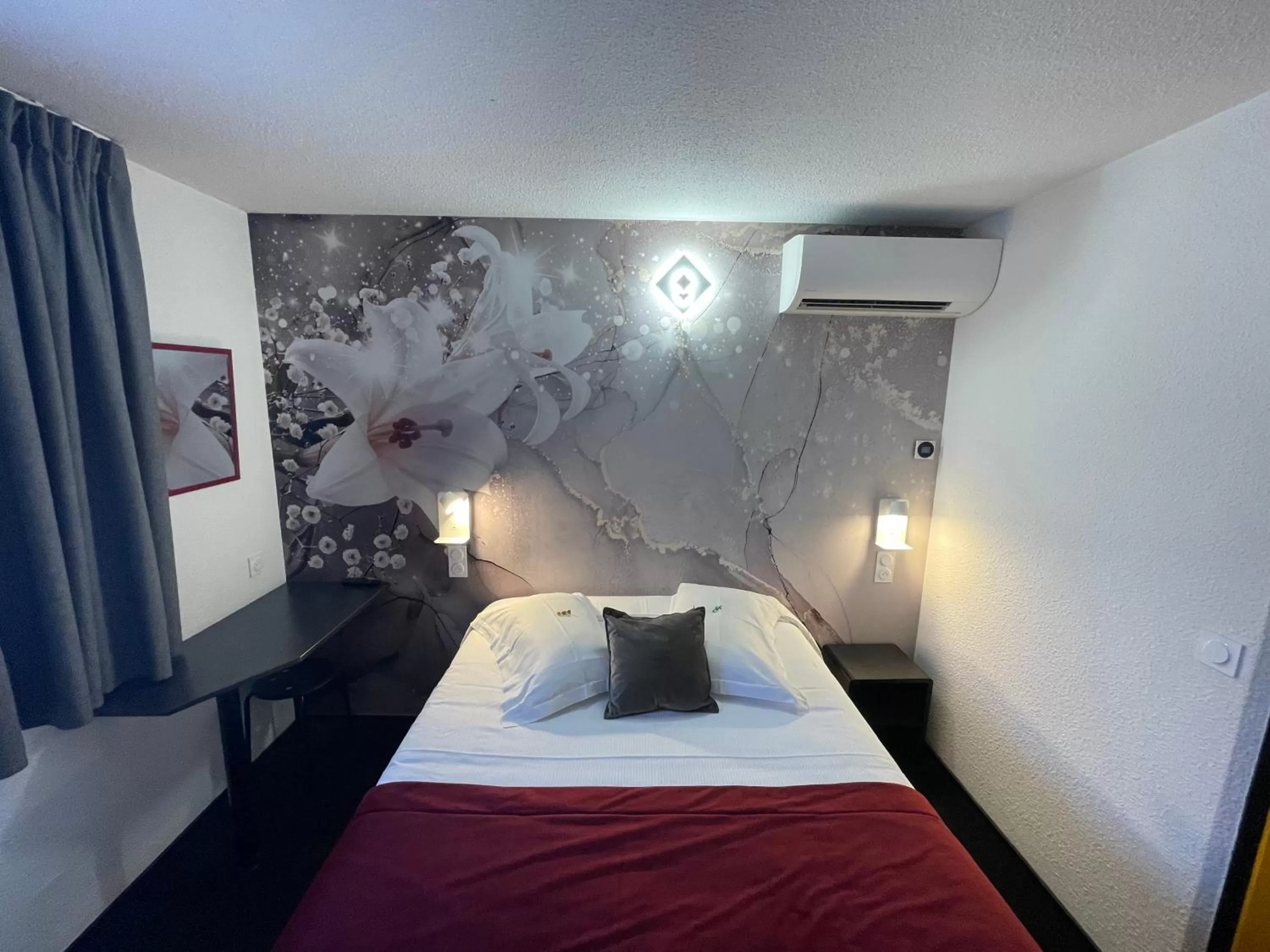 Bed in Hôtel The Originals Access, Bourges Nord Saint-Doulchard