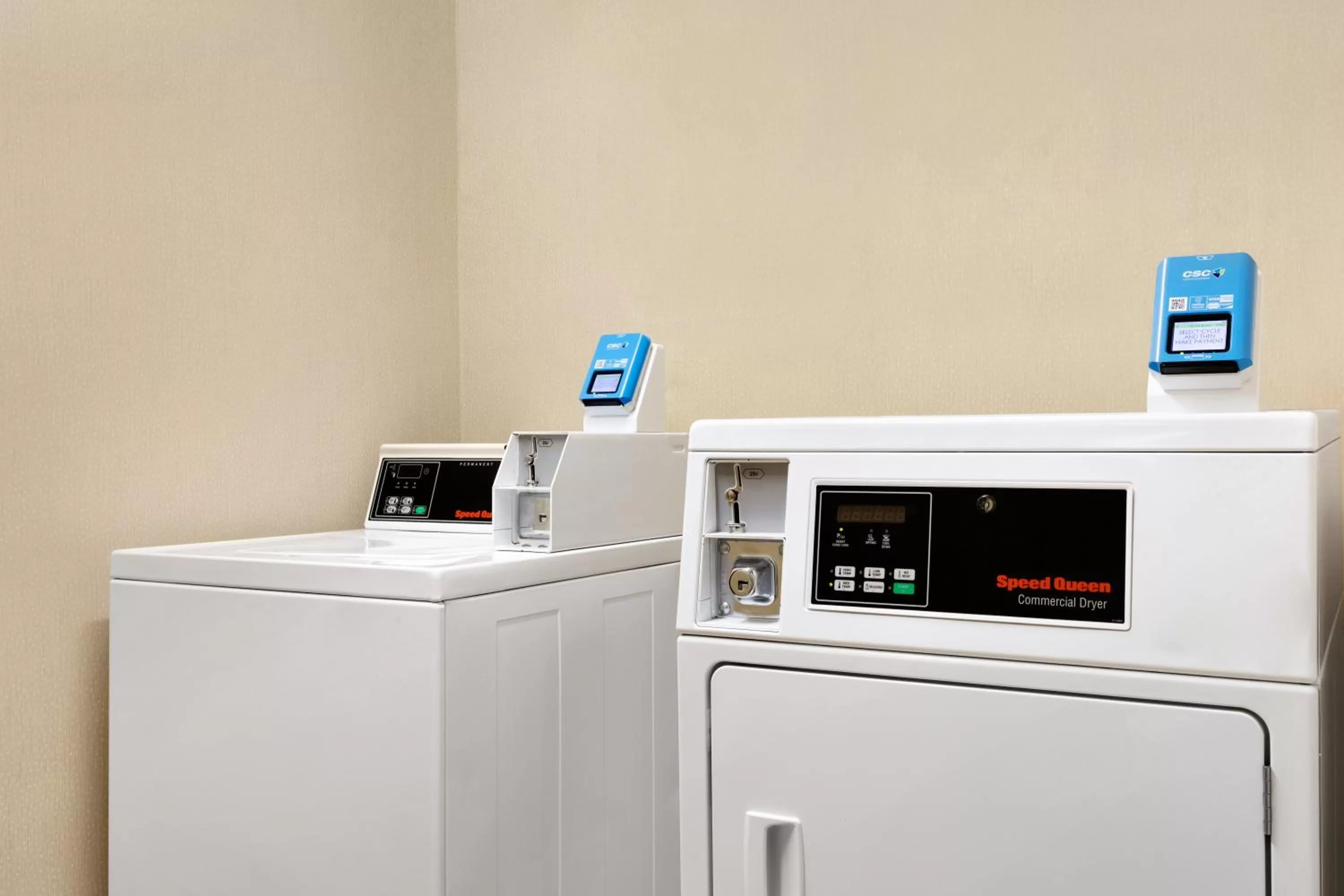 laundry in La Quinta Inn & Suites by Wyndham Selma/Smithfield I-95