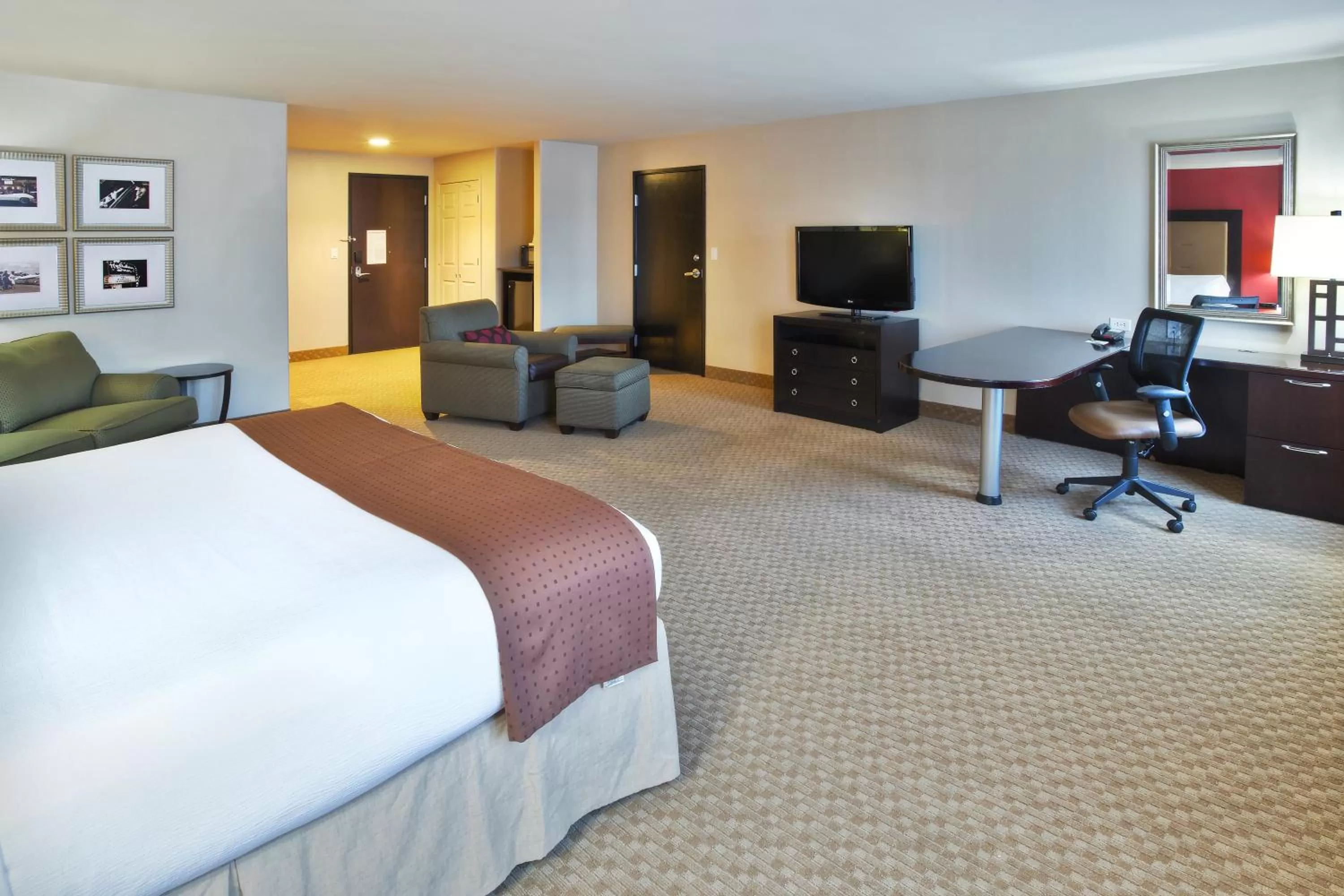 Photo of the whole room, Bed in Holiday Inn Killeen - Fort Hood Area by IHG