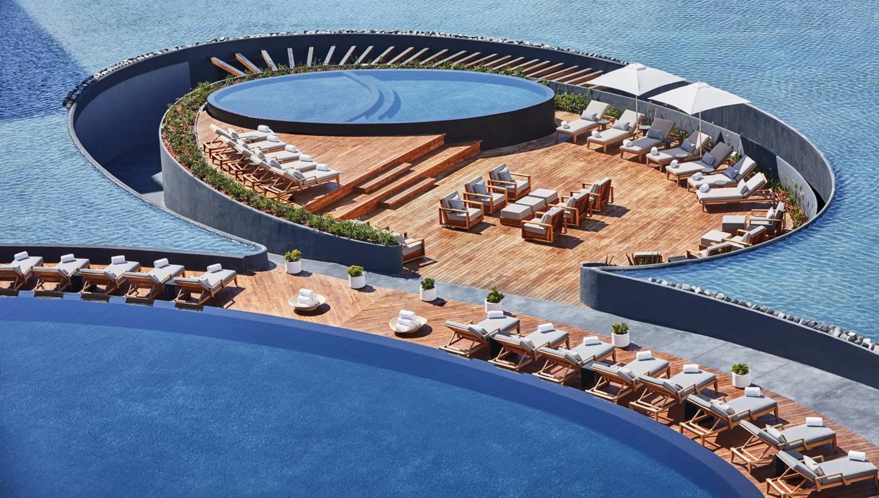 Swimming pool in Viceroy Los Cabos