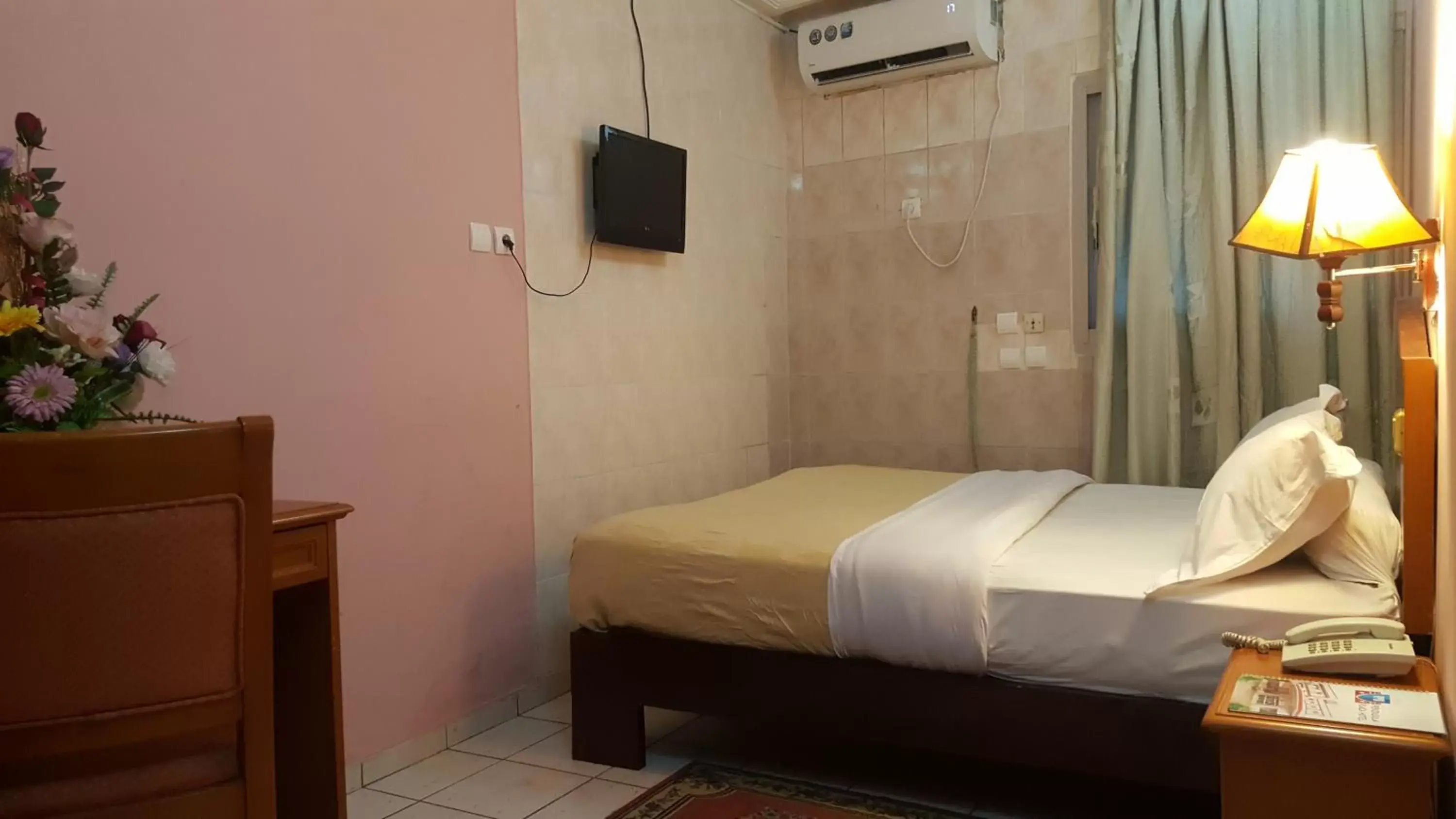 Single Room - single occupancy in Peninsula Hotel Douala Single Room - single occupancy in Peninsula Hotel Douala