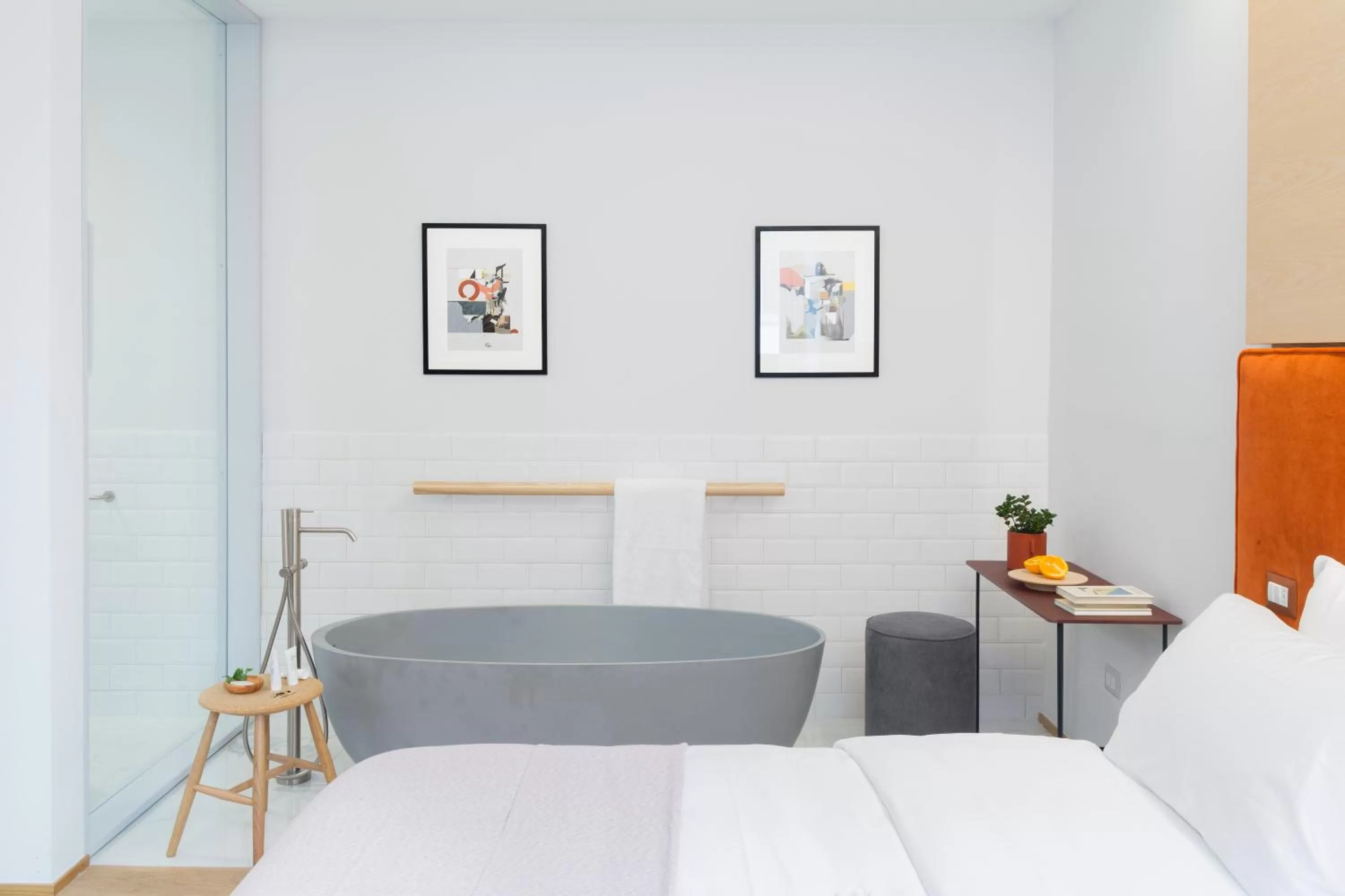 Bath, Bed in The Radical Hotel Roma