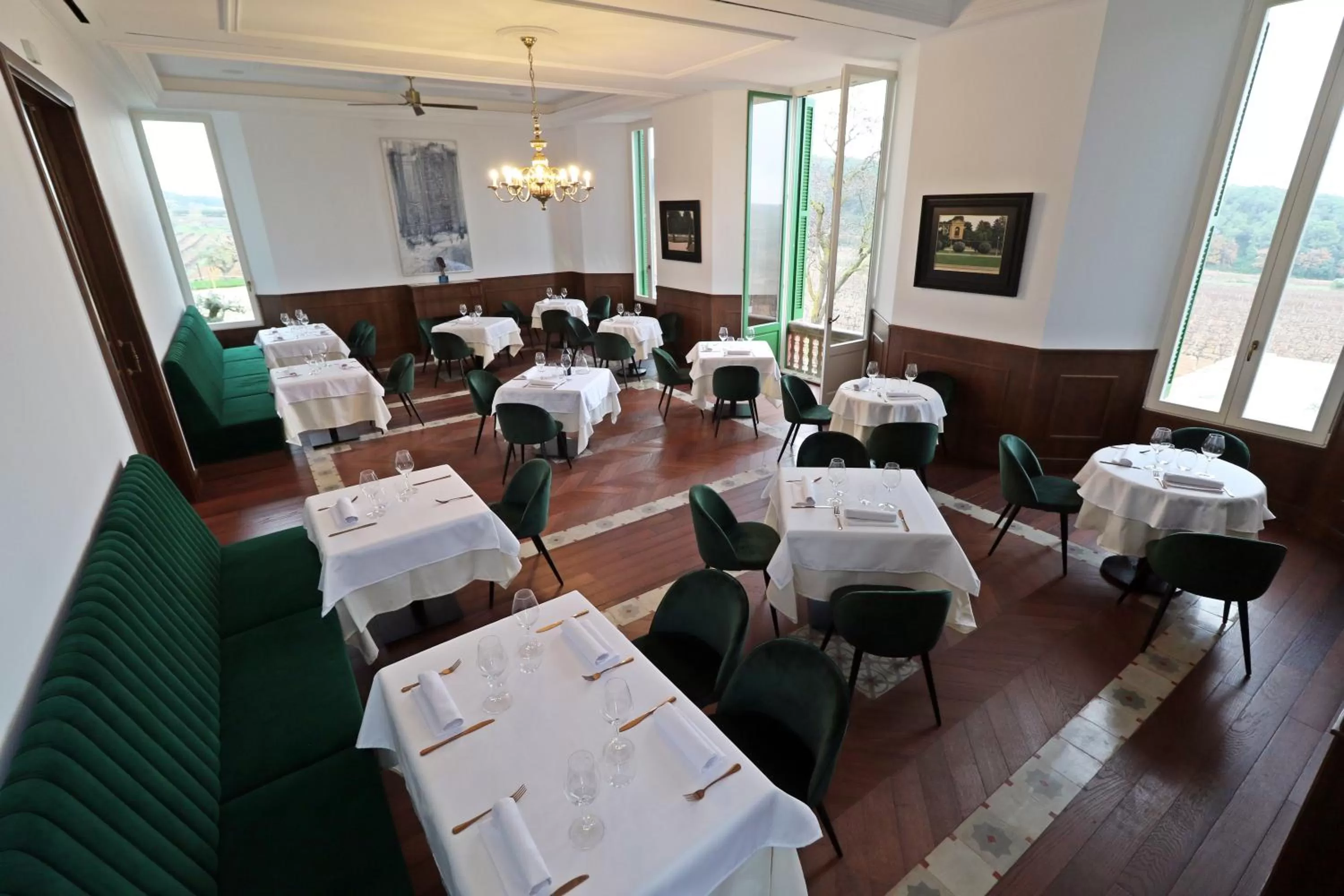 Restaurant/places to eat in Hotel Montrubí 1771 - Slow Winery Hotel - Adults only