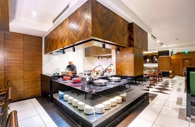 Restaurant/places to eat in Crystal Crown Hotel JB