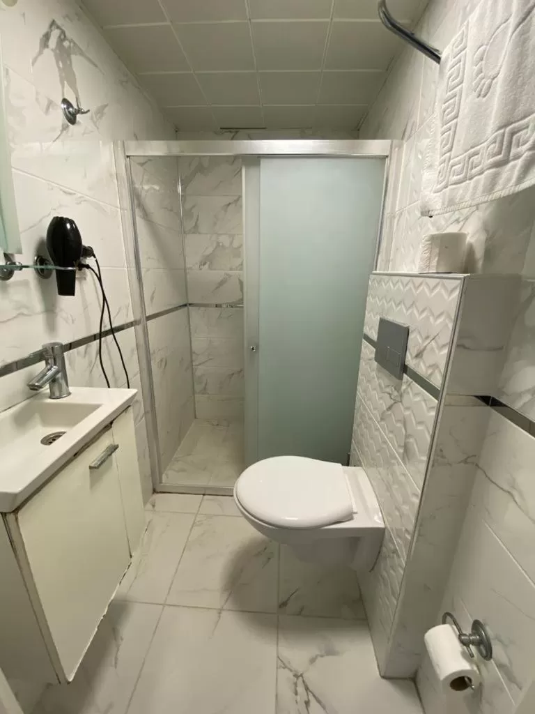 Bathroom in Sakran Hotel