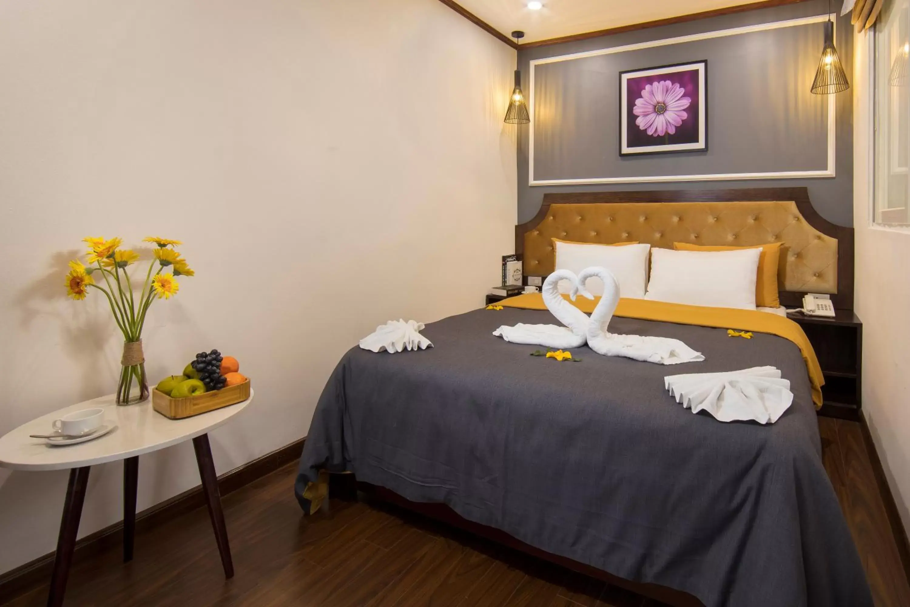 Superior Double Room - No Window in MayFlower Hotel- Central Old Quarter Superior Double Room - No Window in MayFlower Hotel- Central Old Quarter