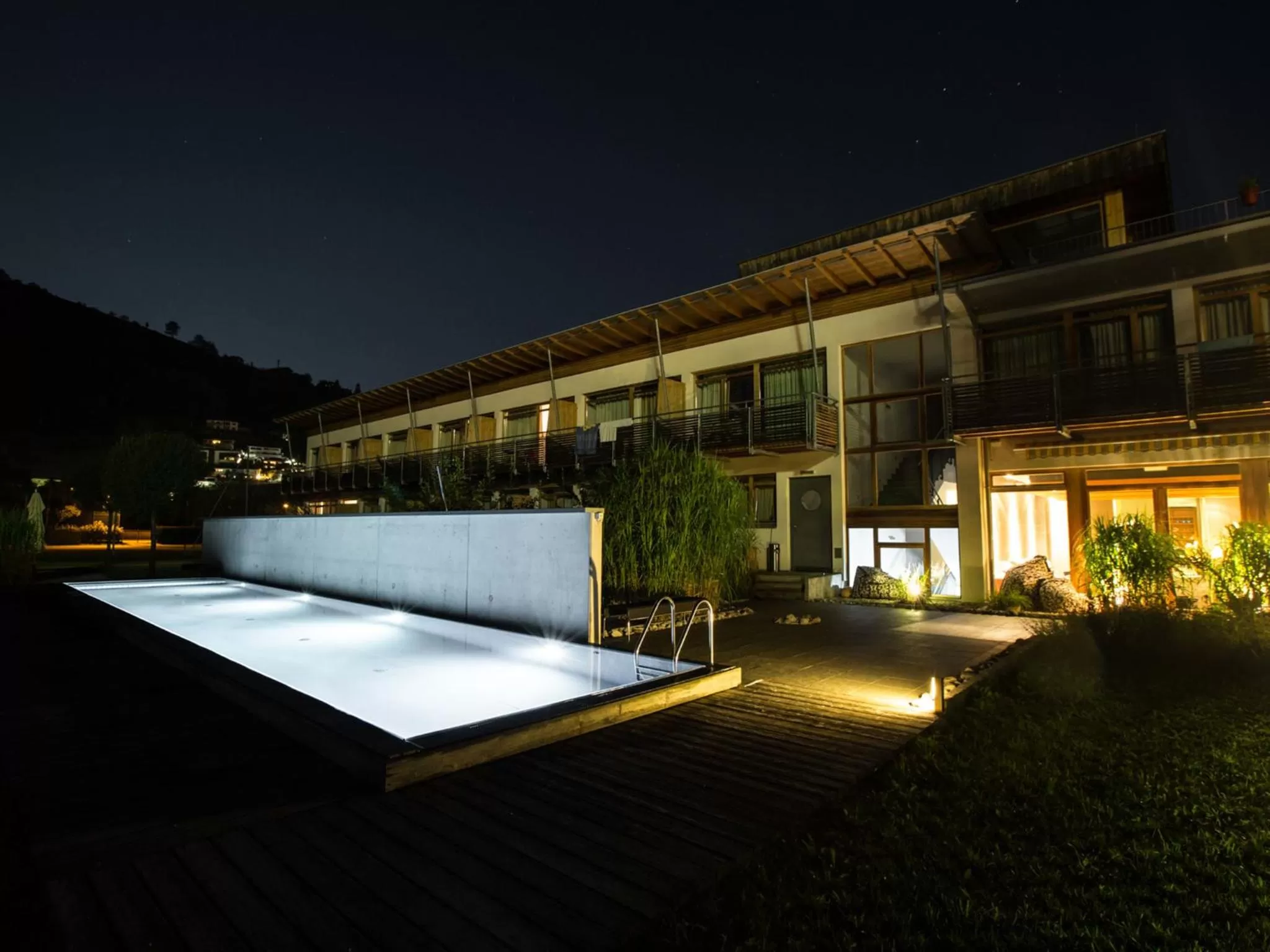 Night in ACTIVE by Leitner's