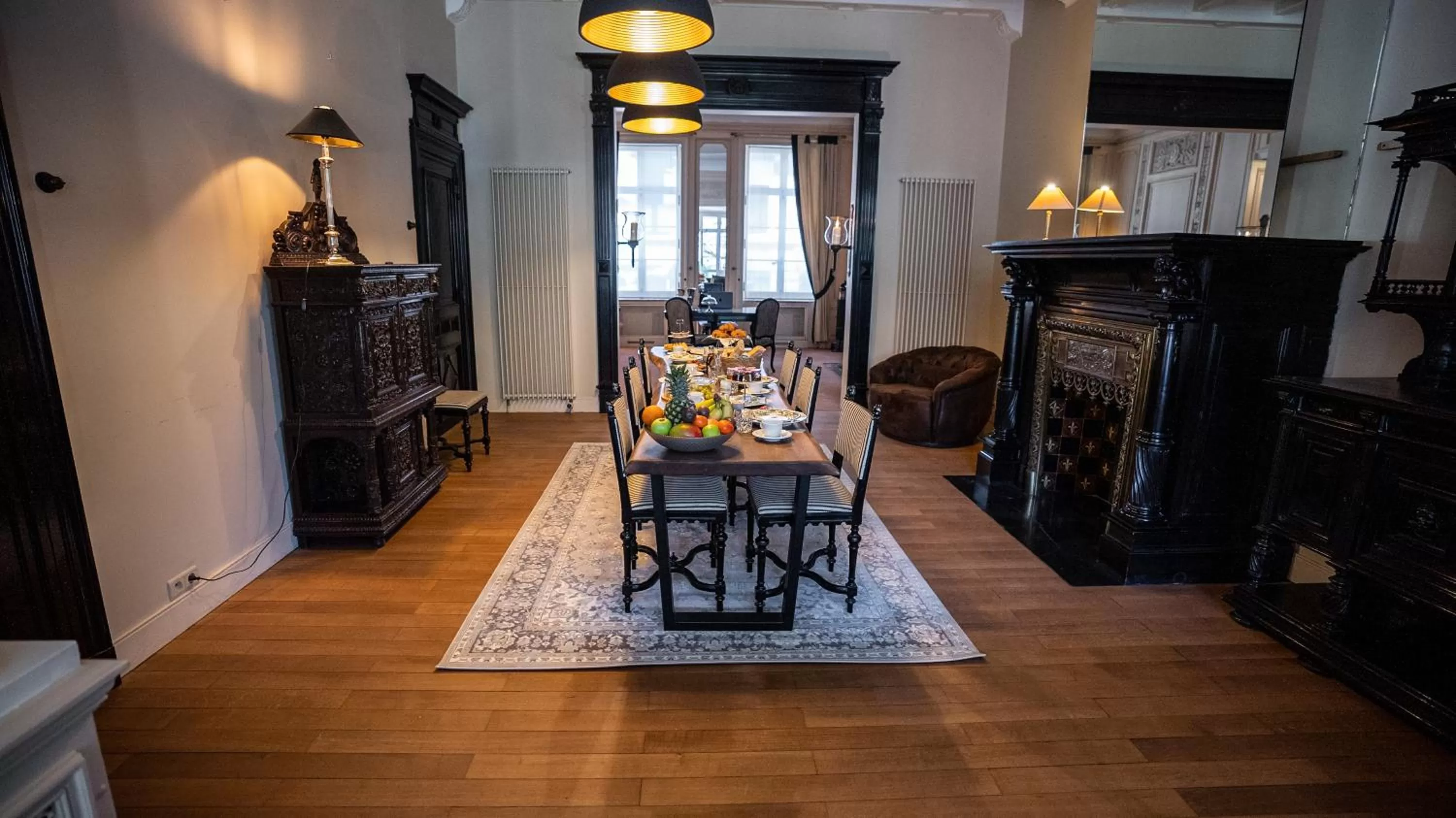 Living room, Dining Area in Hotel de Maître de Vaughan