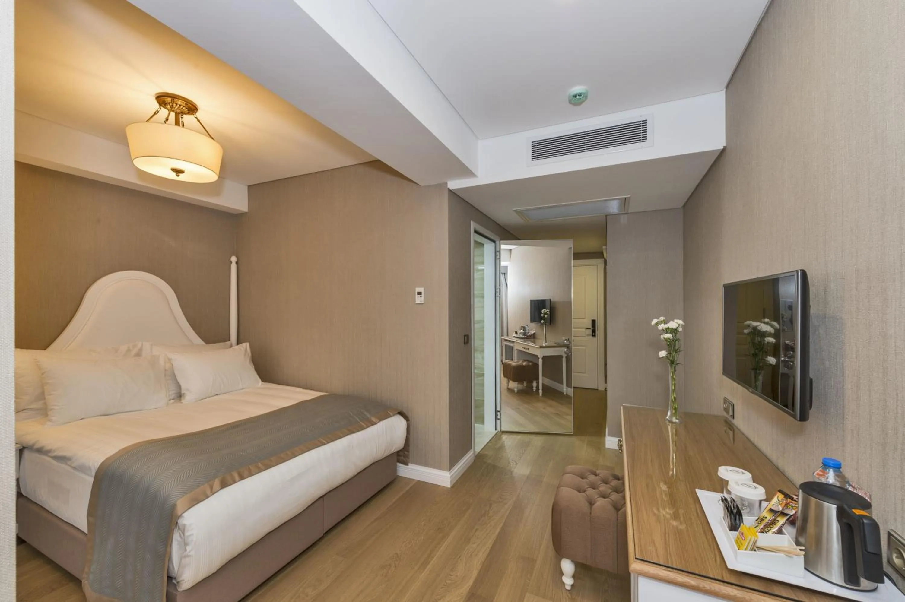 Photo of the whole room, Bed in Hanna Hotel