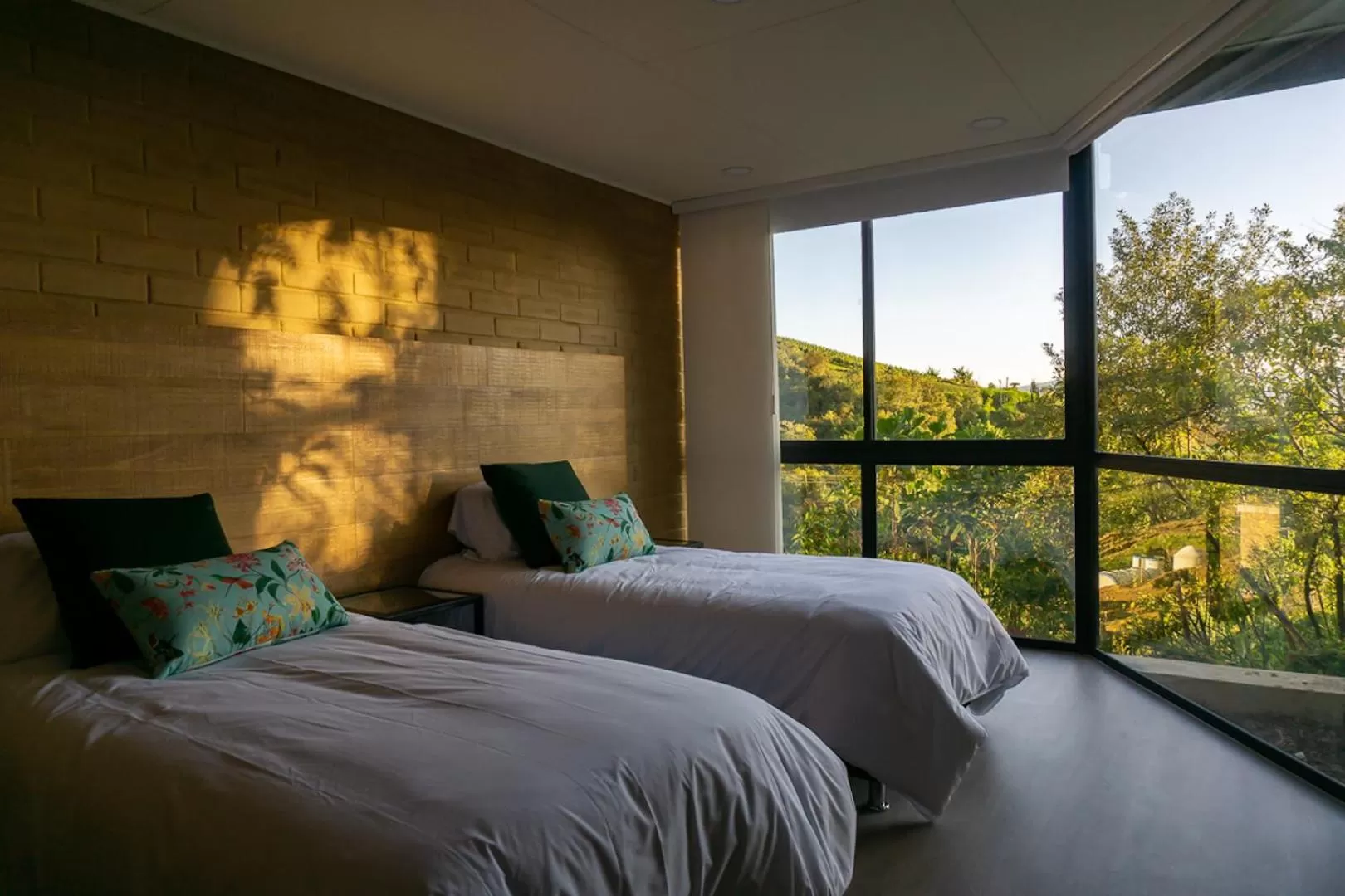 Photo of the whole room, Bed in Cannua Lodge