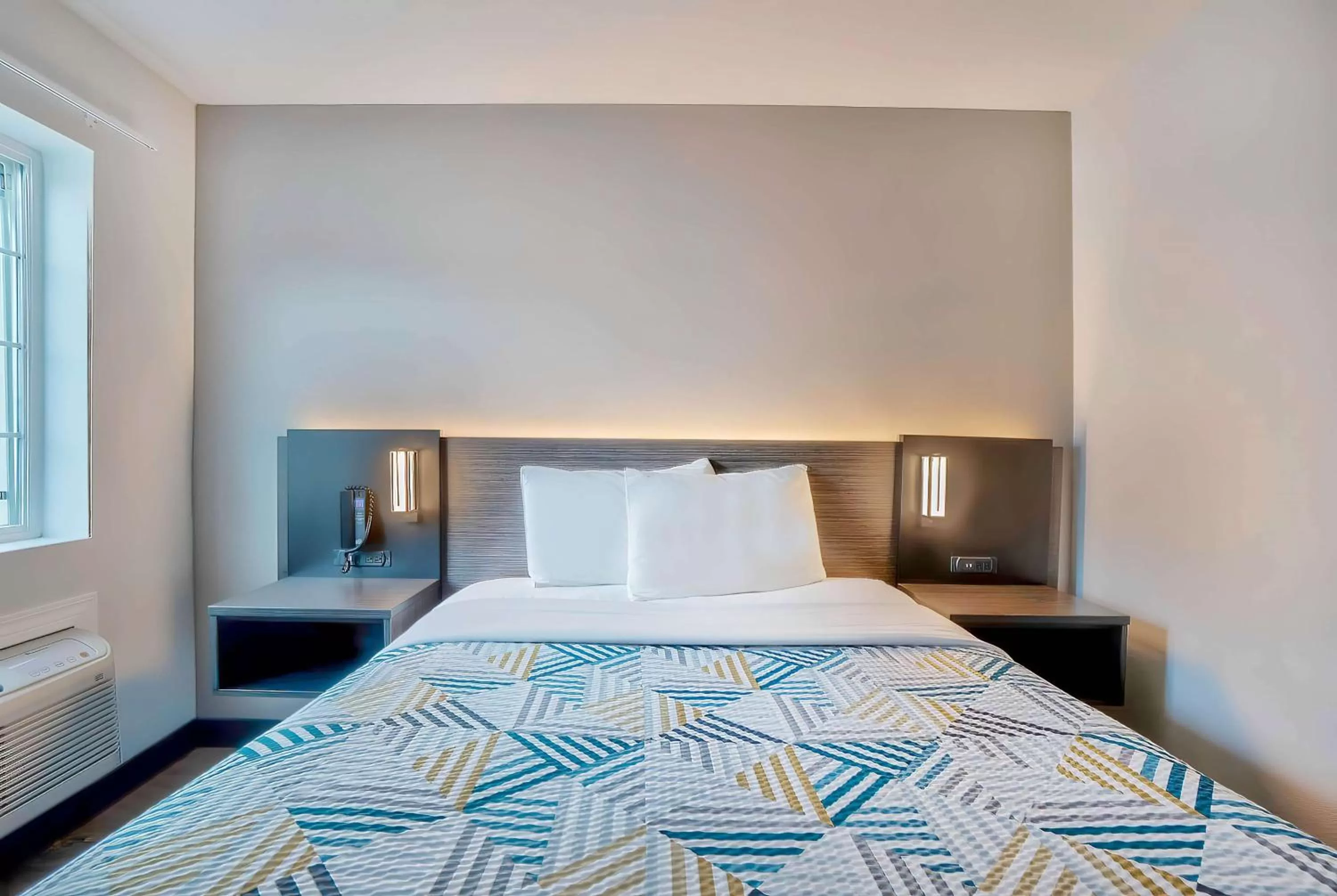 Bedroom, Bed in Motel 6 Tulsa, Ok - Central