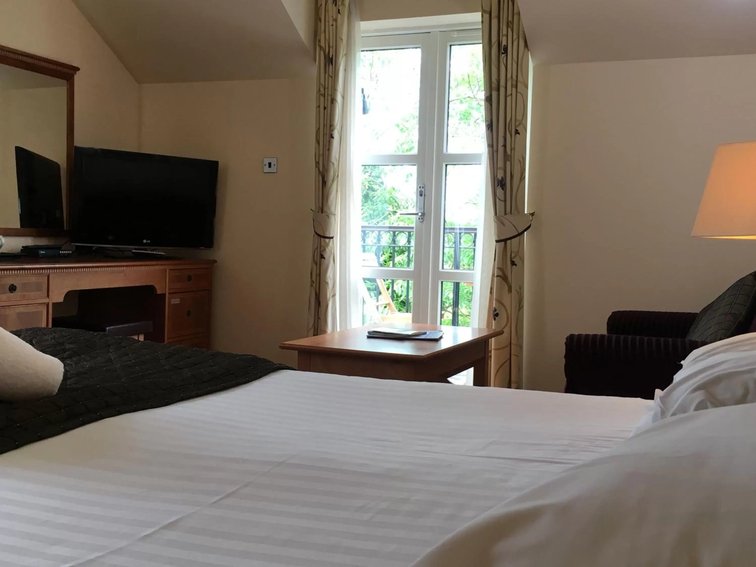 Bed in The Winnock Hotel