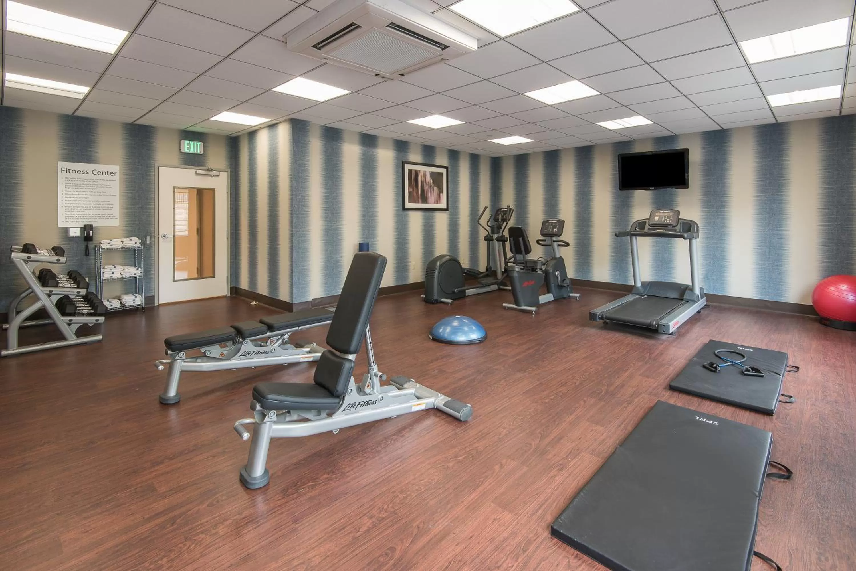 Spa and wellness centre/facilities in Holiday Inn Express & Suites Norwood by IHG