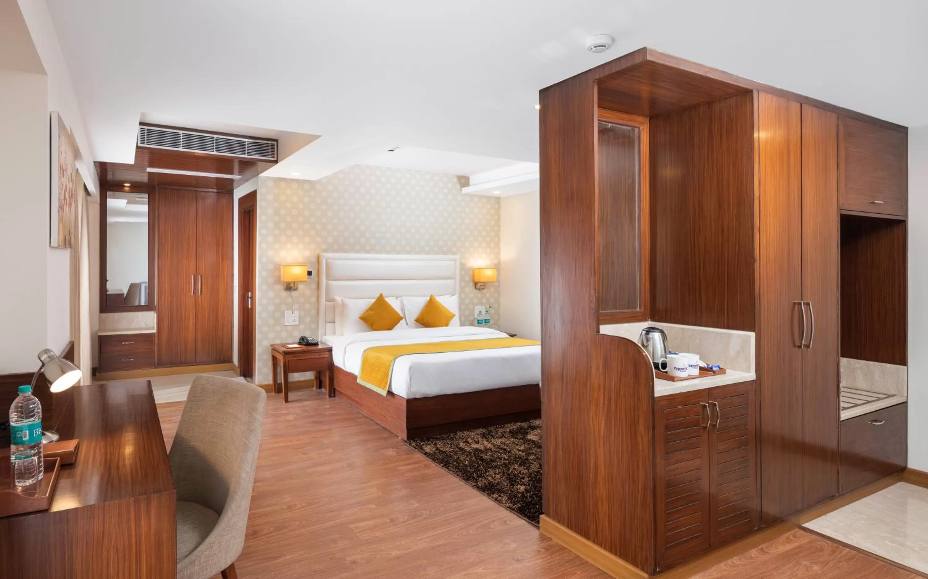 Bedroom, Bed in Cygnett Inn Paras