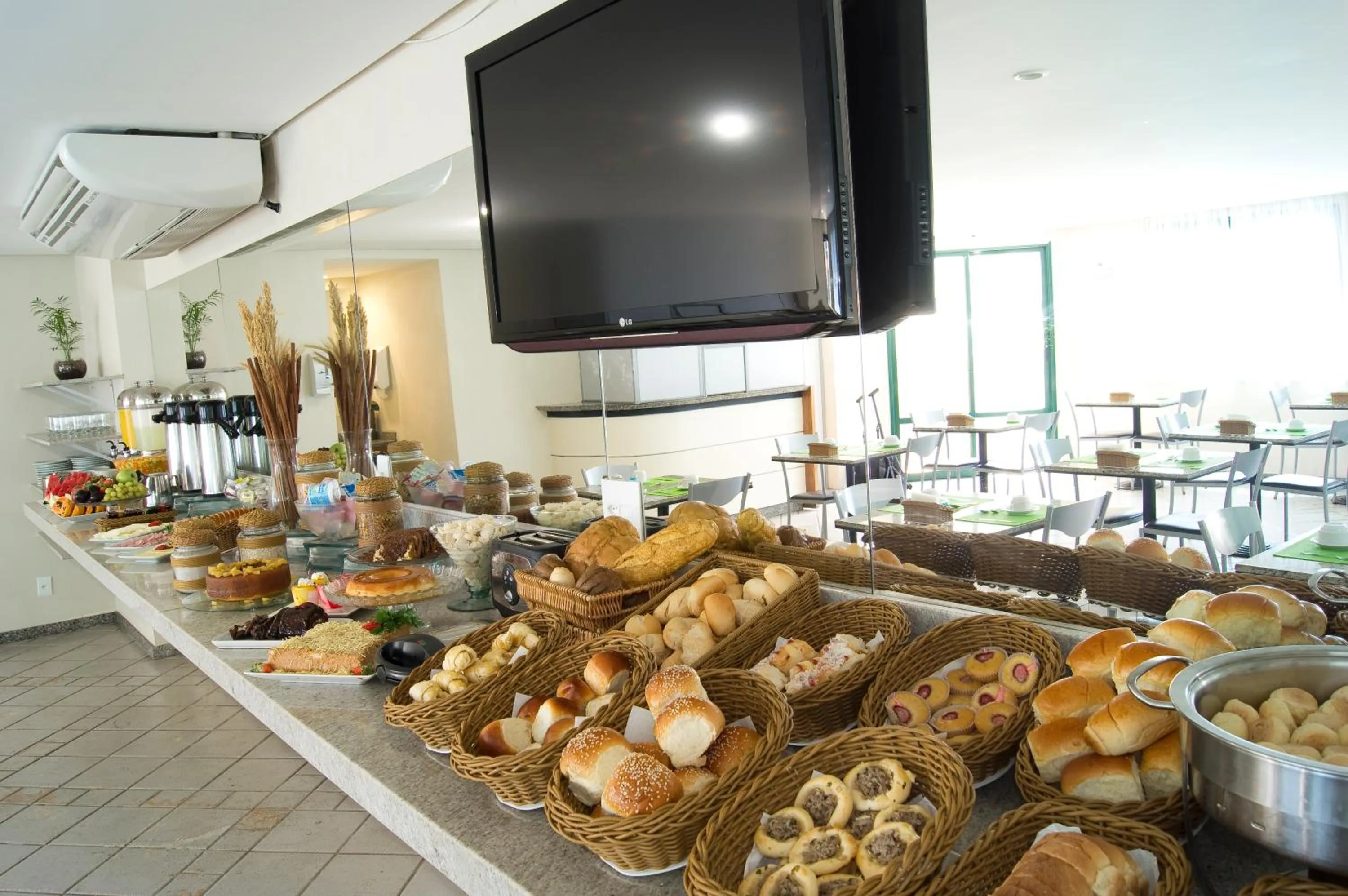 Food in Hotel Costa Victória