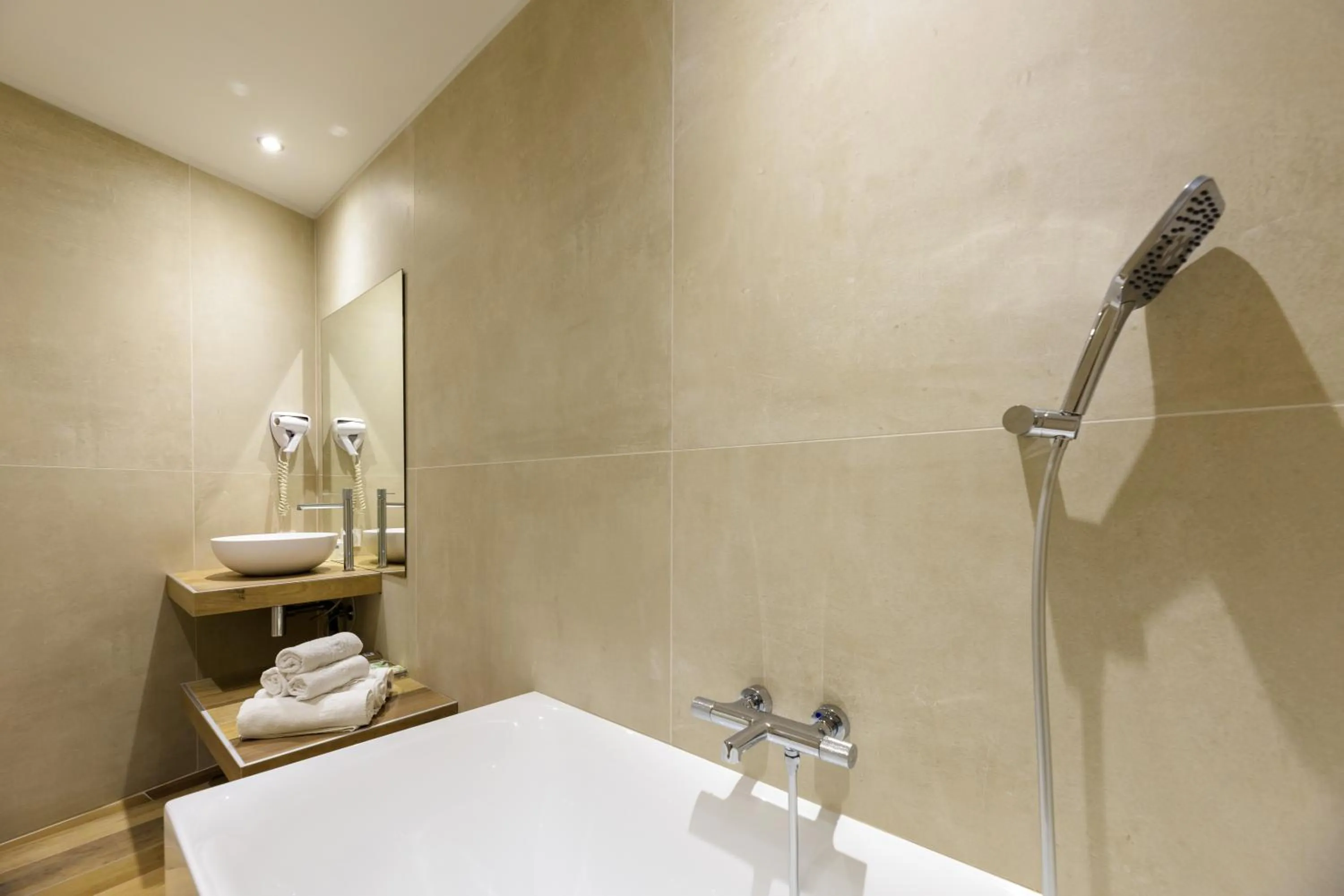 Bathroom in Hotel Le Tilbury