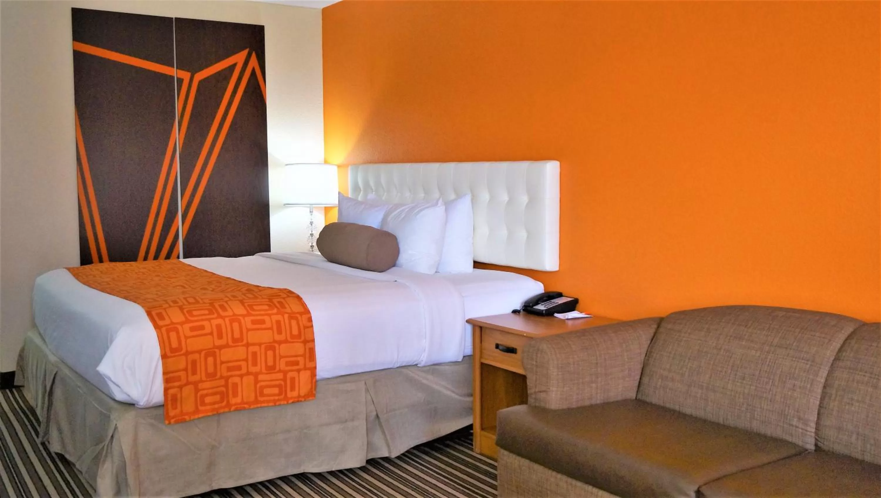 Bed in Howard Johnson by Wyndham Greensboro Near the Coliseum