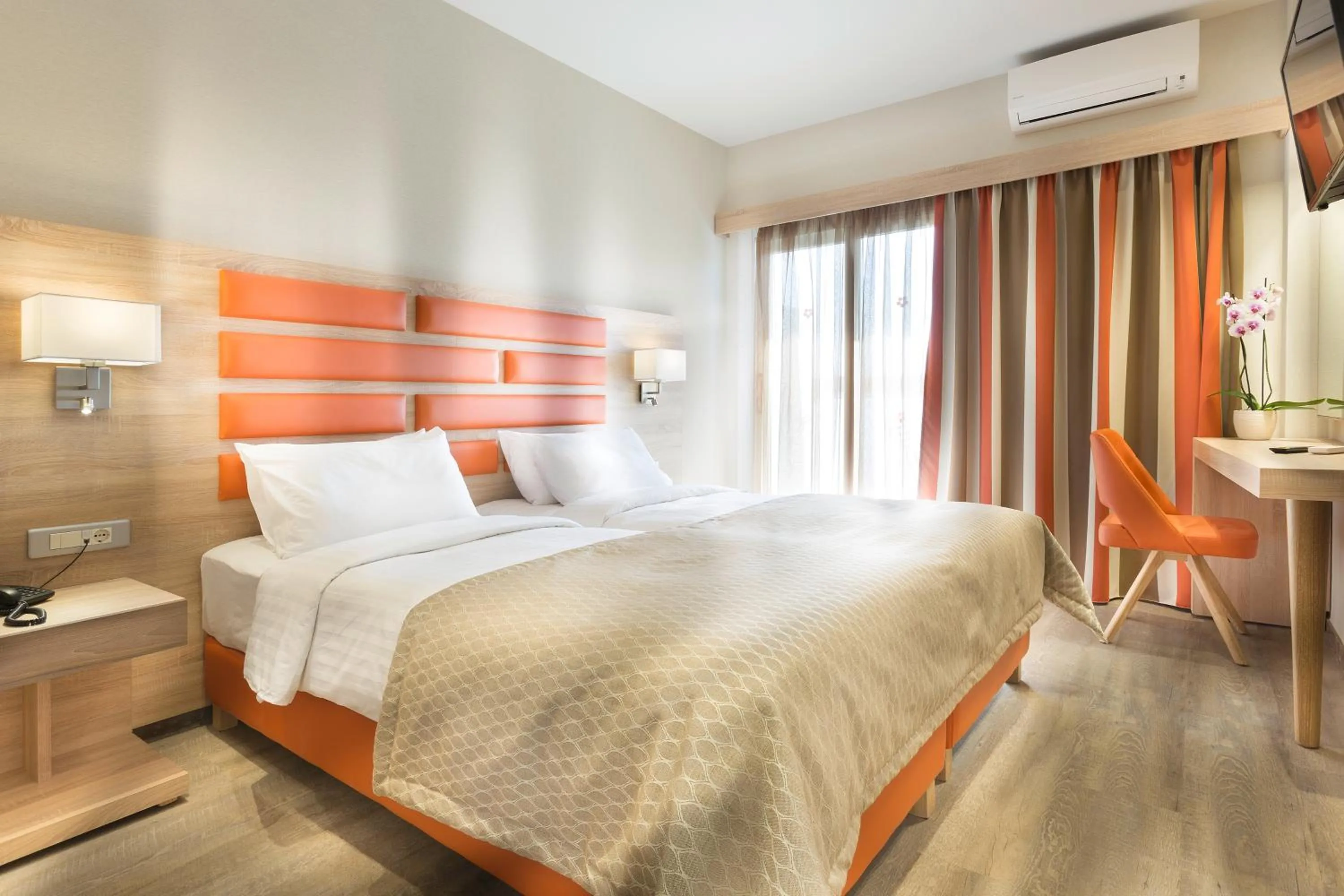 Bedroom, Bed in Jason Inn