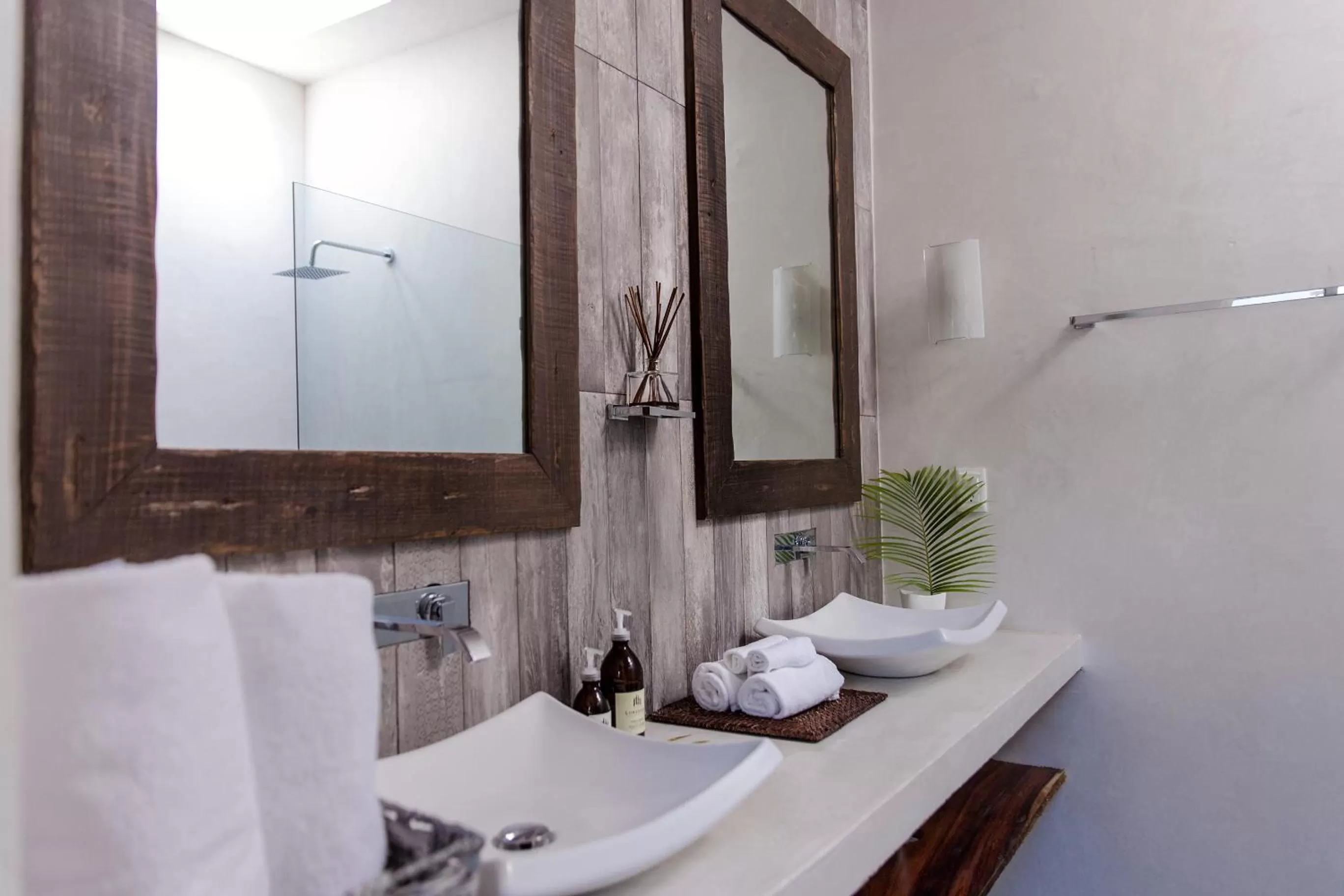 Bathroom in Villas H2O