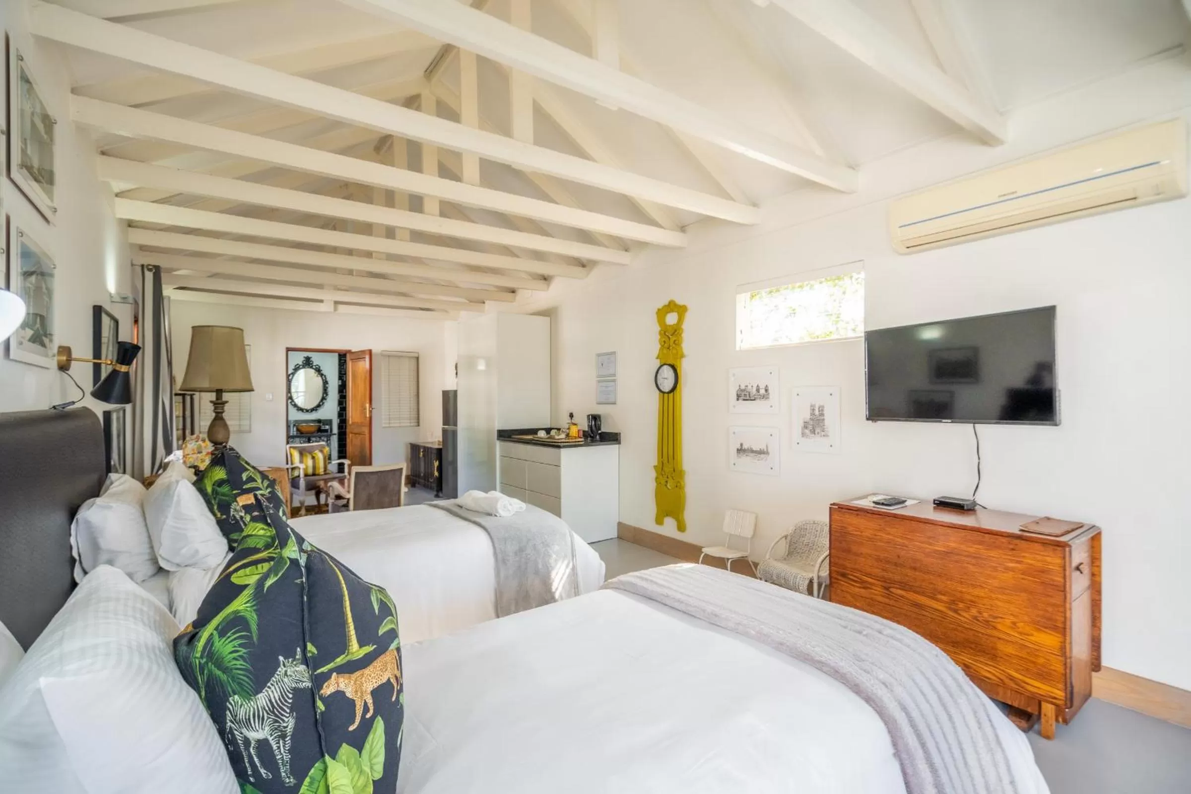 Bed in Holland House B&B