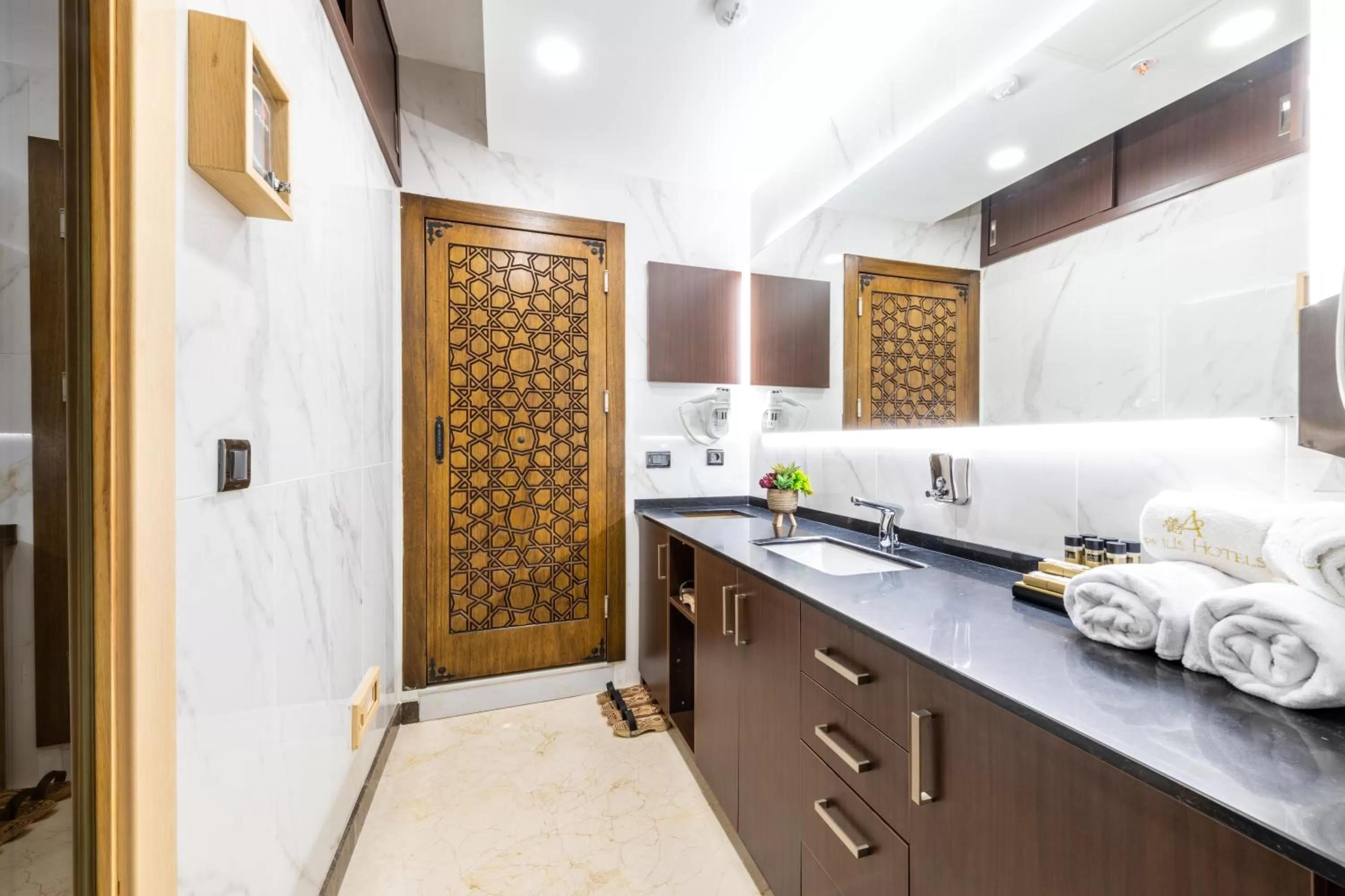 Public Bath in Aprilis Deluxe Hotel