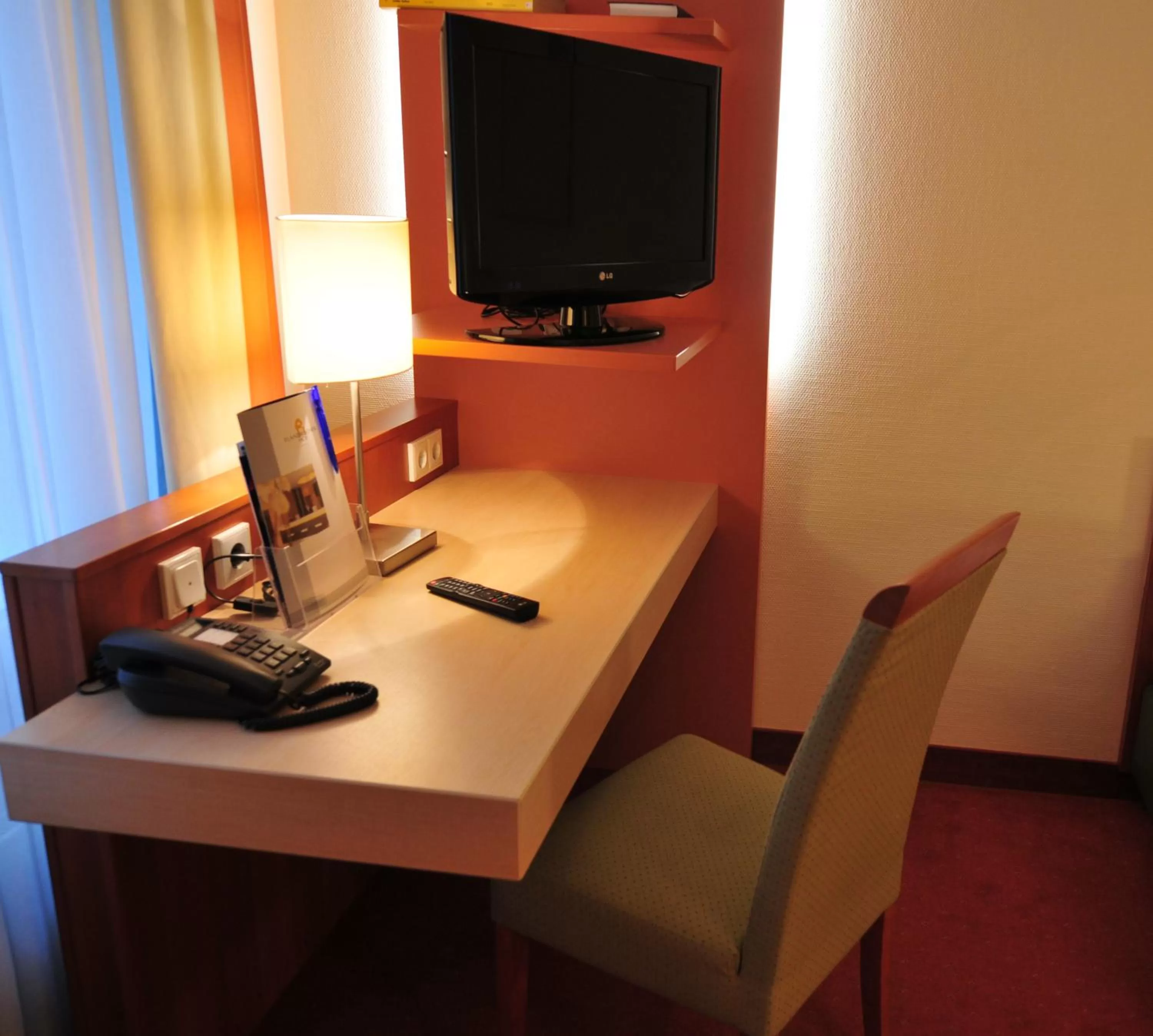 TV and multimedia in Hotel Flandrischer Hof
