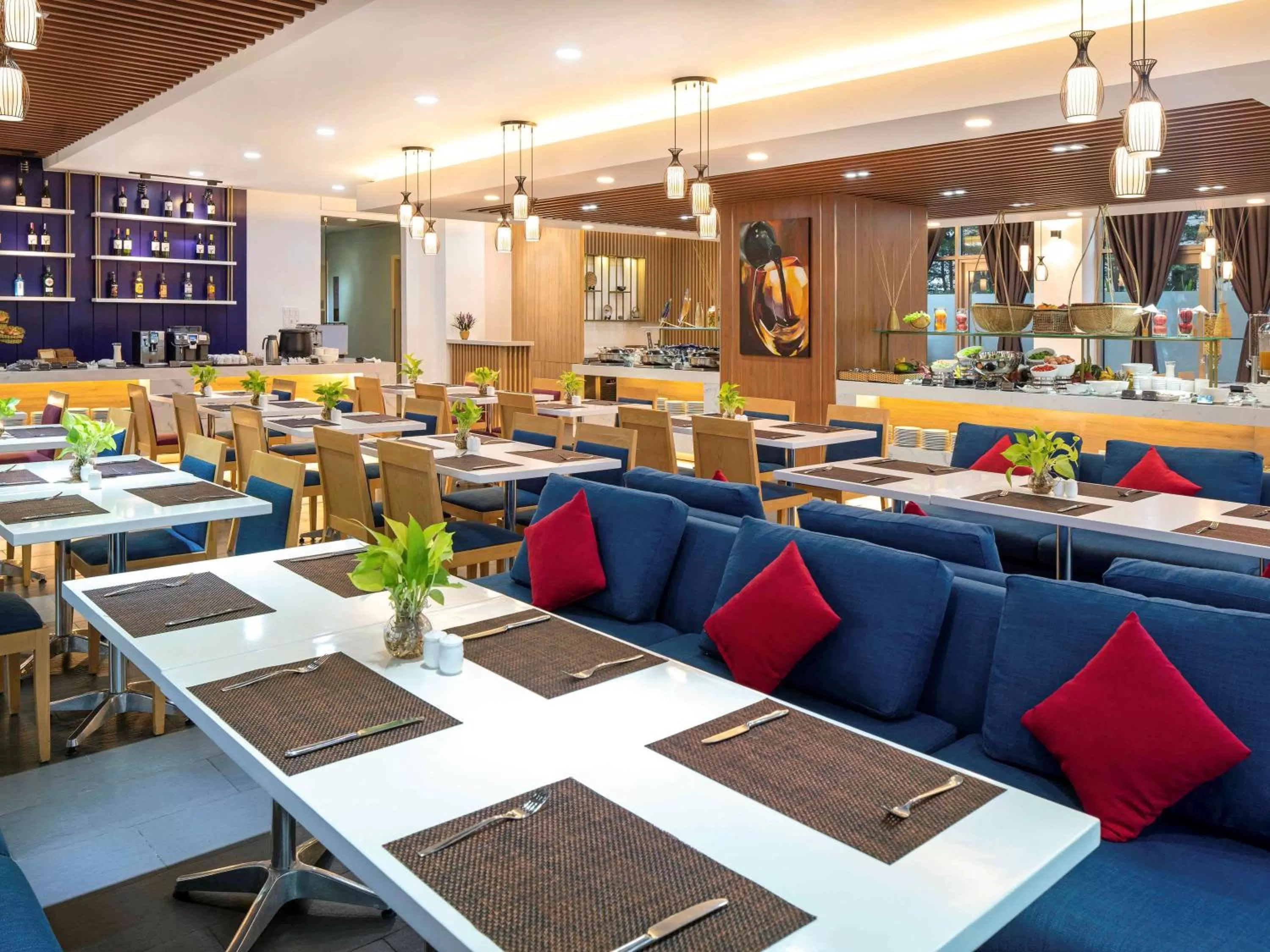 Restaurant/places to eat in Ibis Saigon South